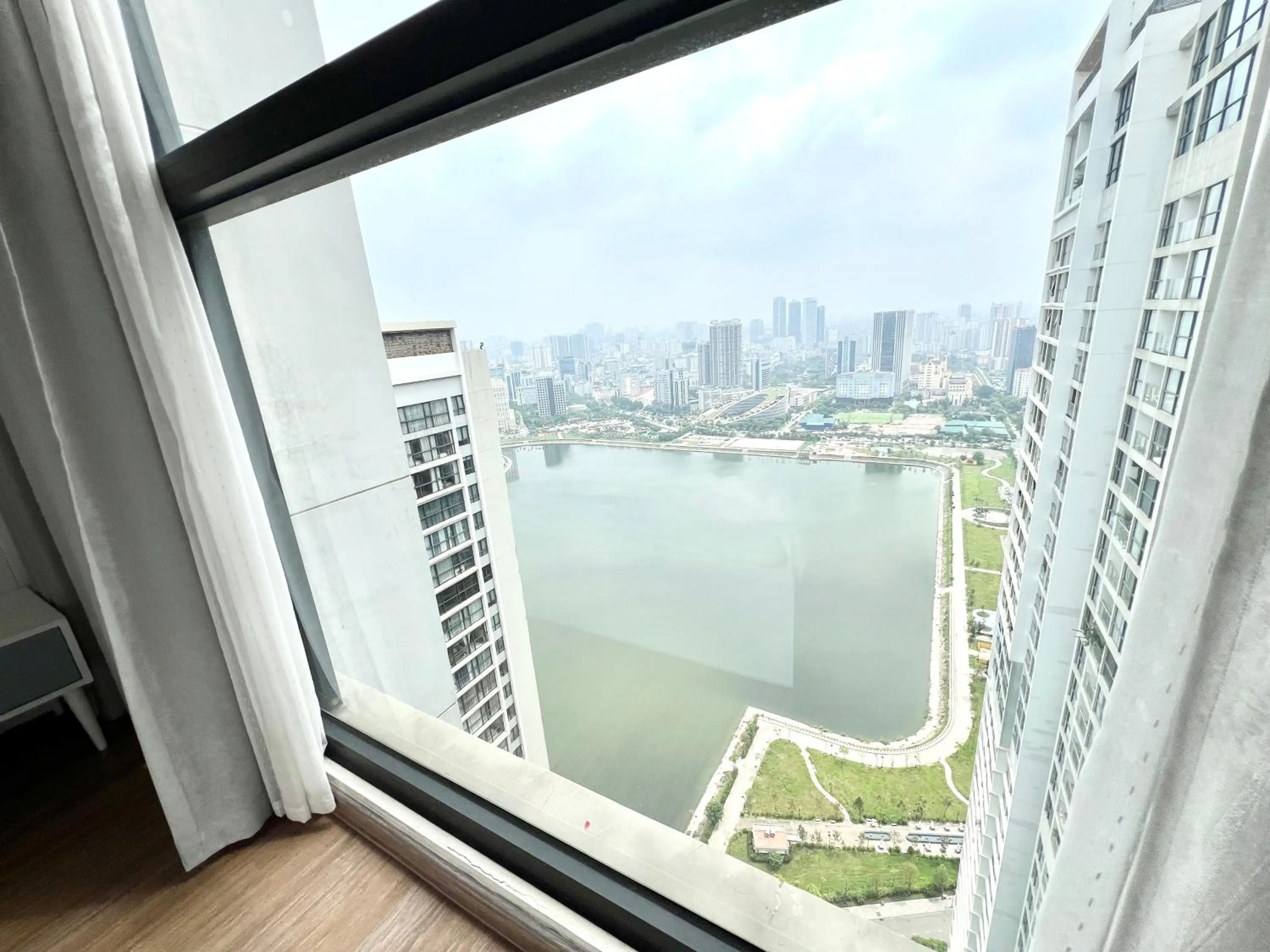 Luxury Apartment Vinhomes Skylake