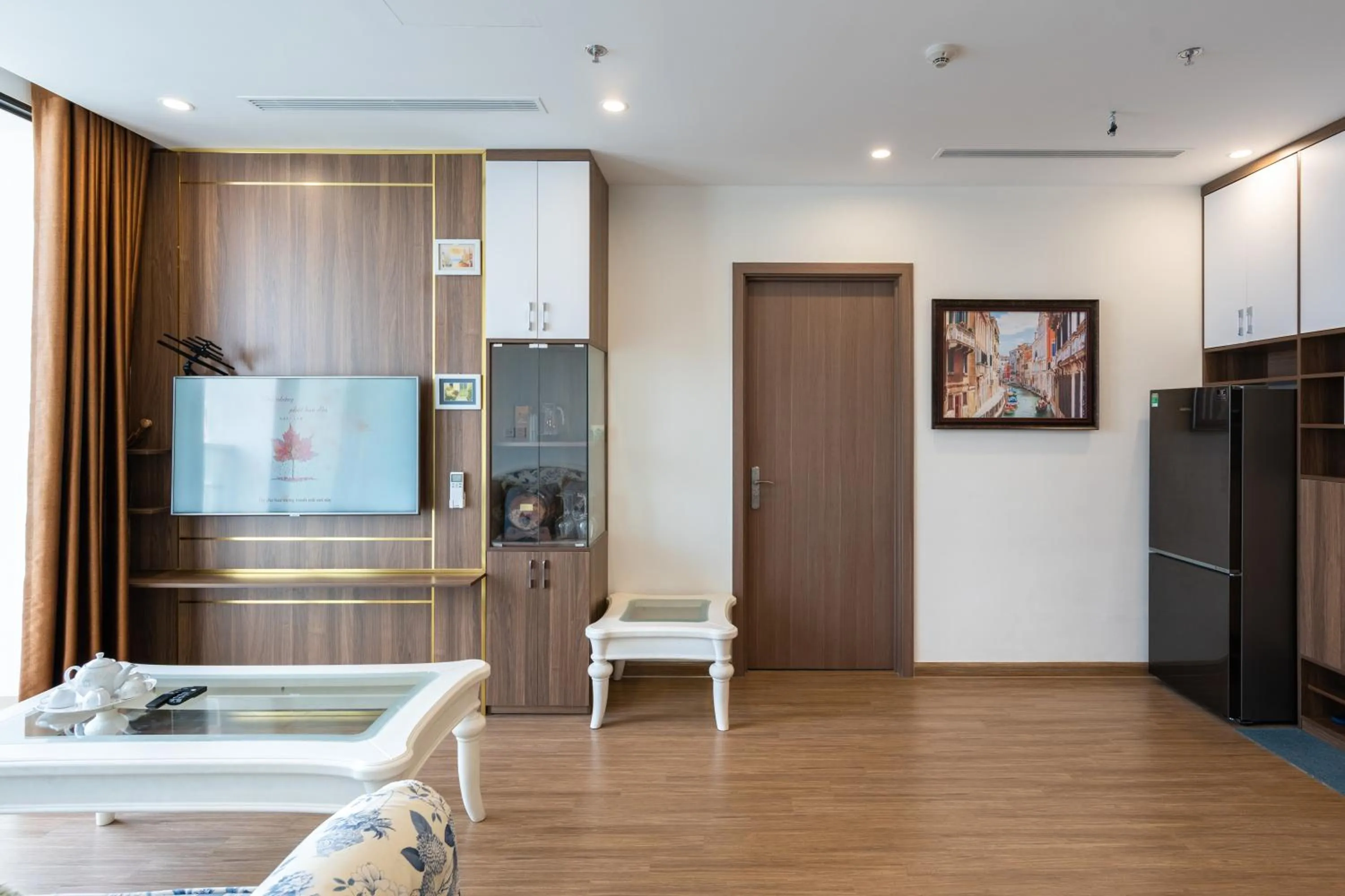 Luxury Apartment Vinhomes Skylake