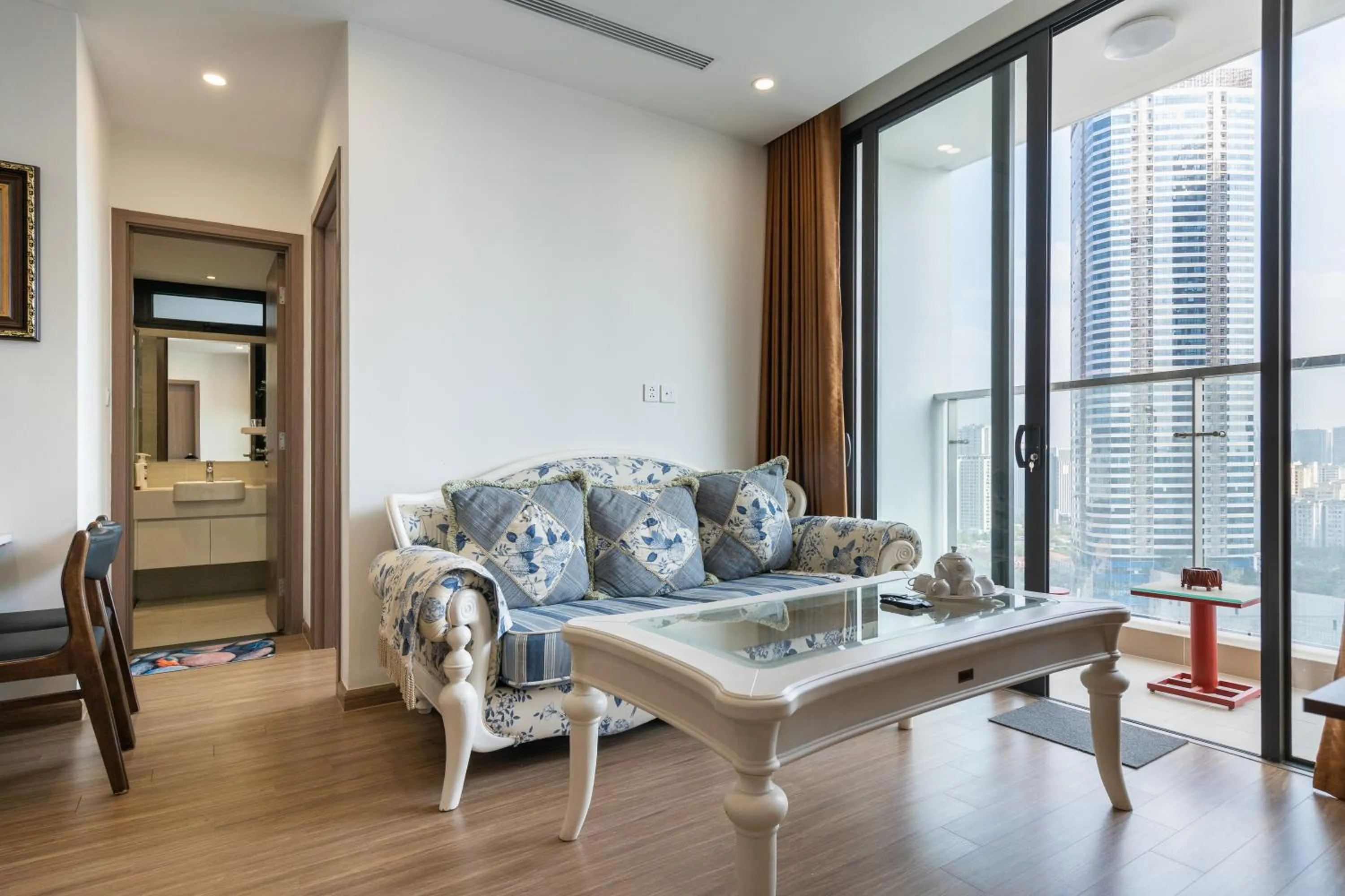 Luxury Apartment Vinhomes Skylake