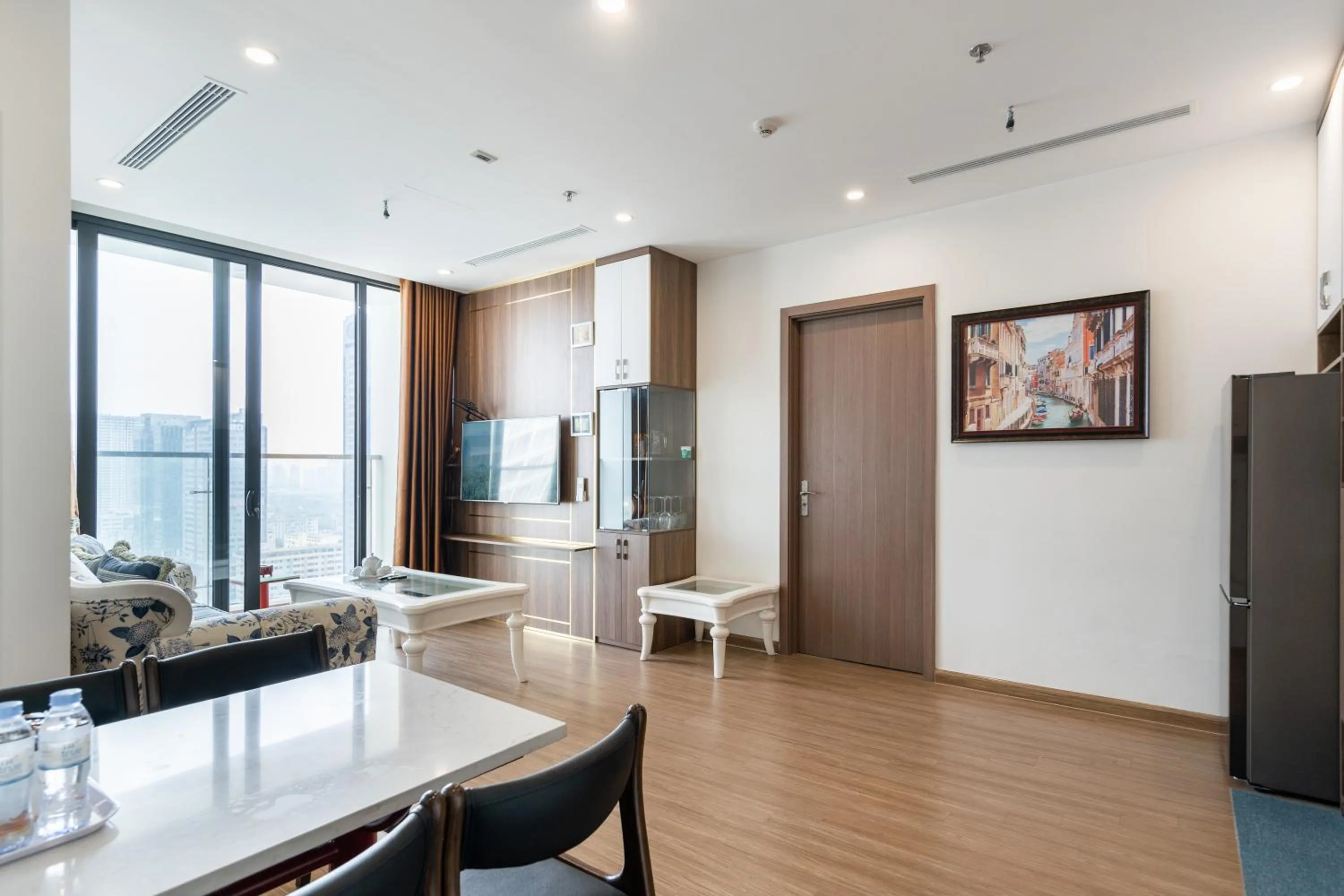 Luxury Apartment Vinhomes Skylake