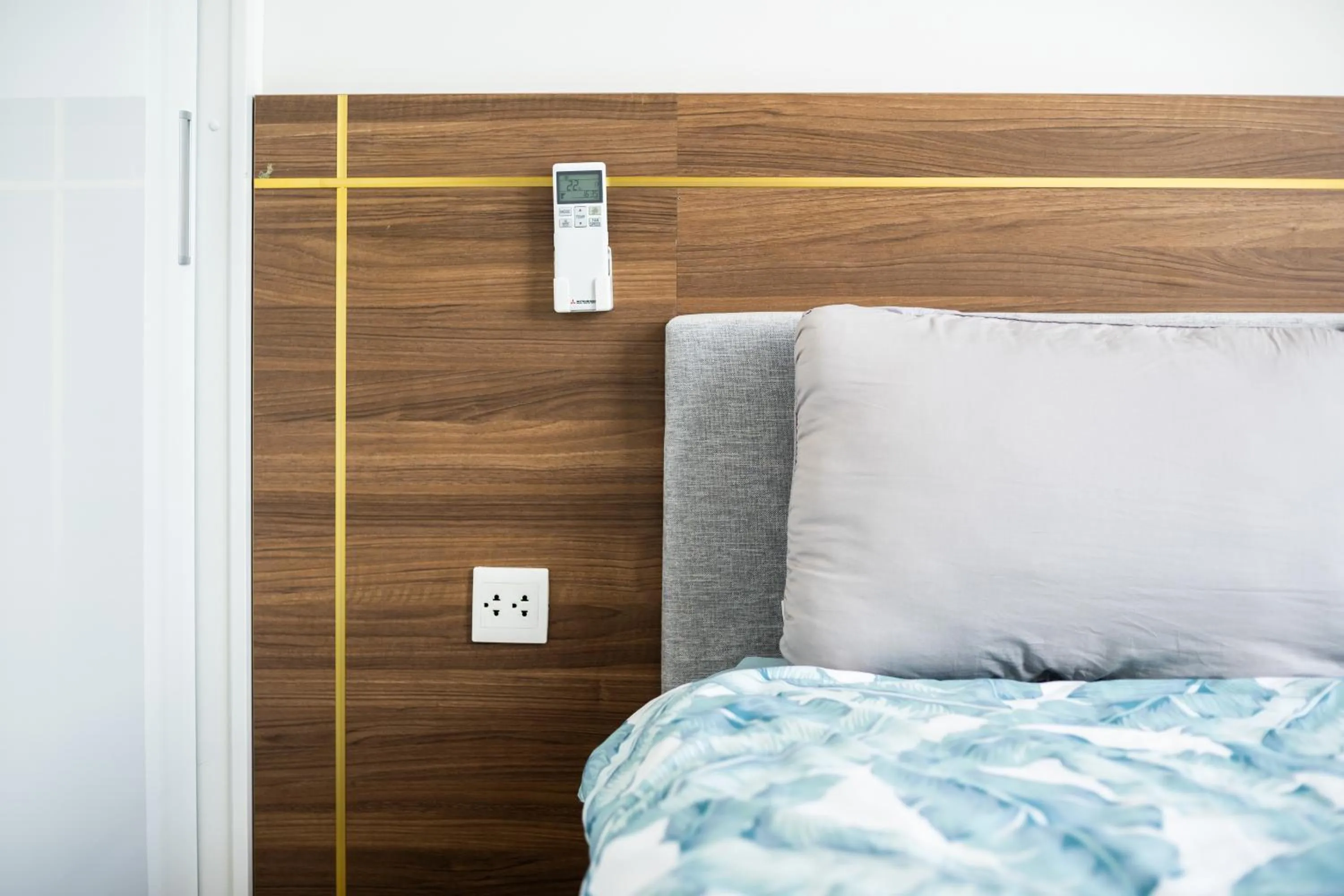 Bed in Luxury Apartment Vinhomes Skylake