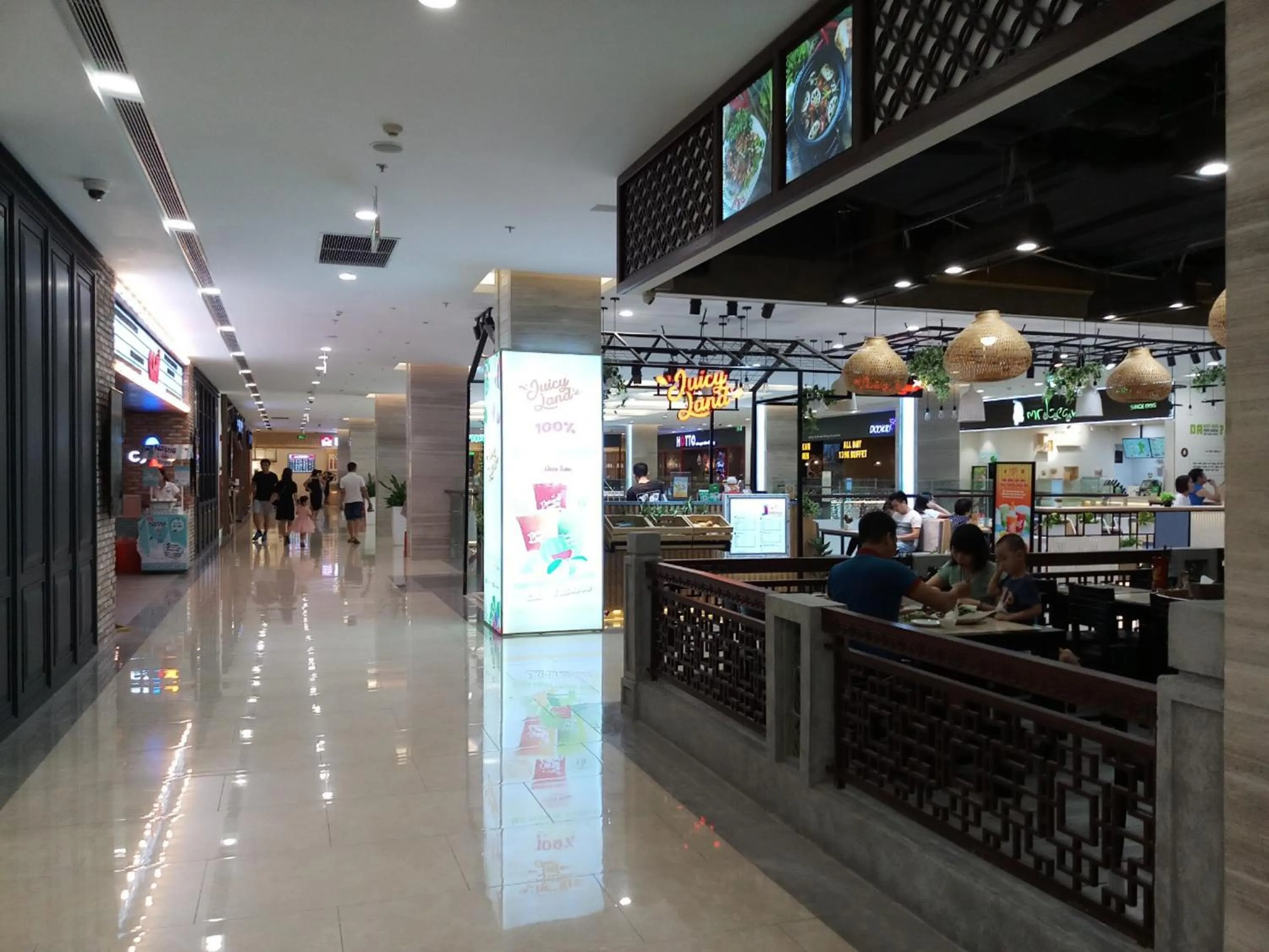 Property building in Luxury Apartment Vinhomes Skylake