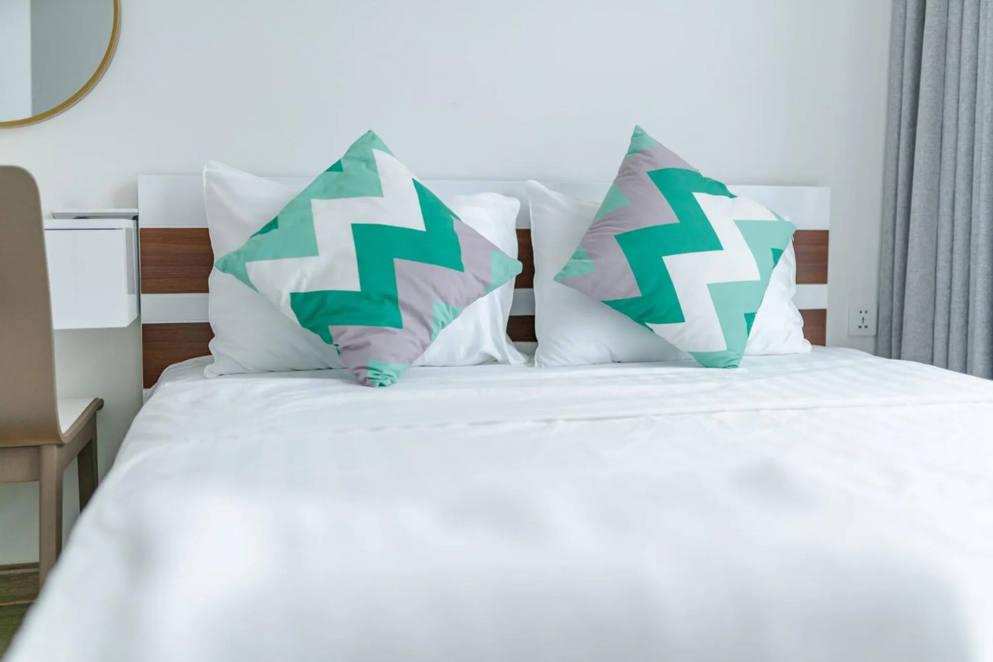 Bed in Luxury Apartment Vinhomes Skylake