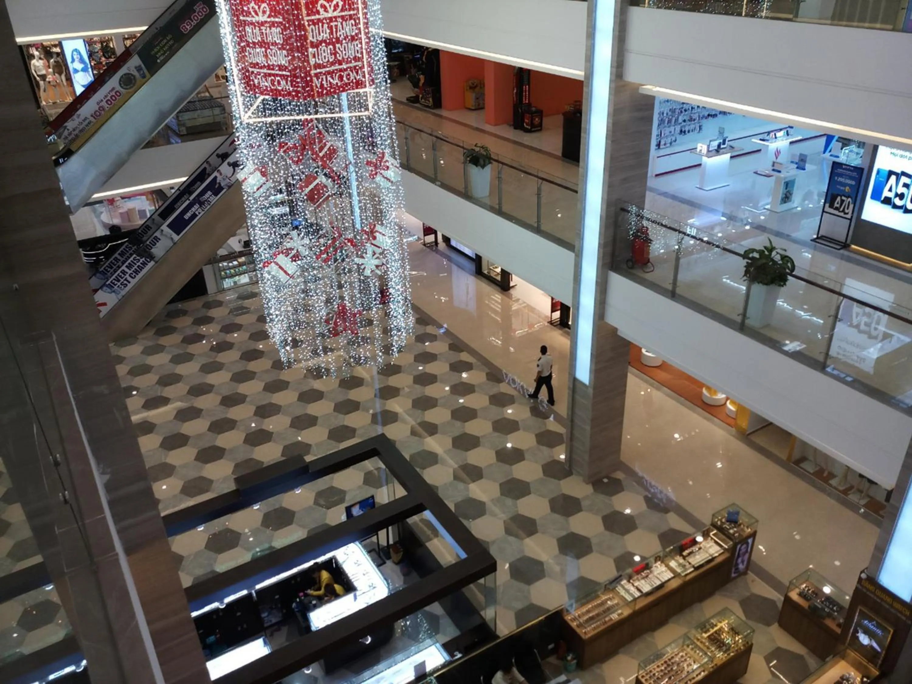 Property building in Luxury Apartment Vinhomes Skylake