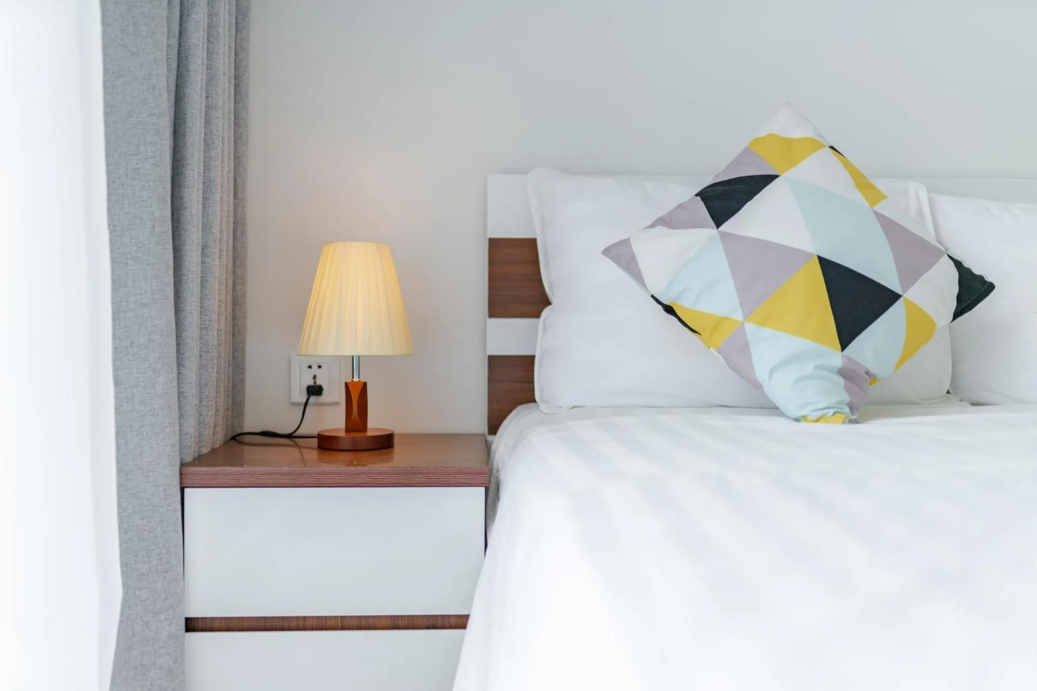 Bed in Luxury Apartment Vinhomes Skylake