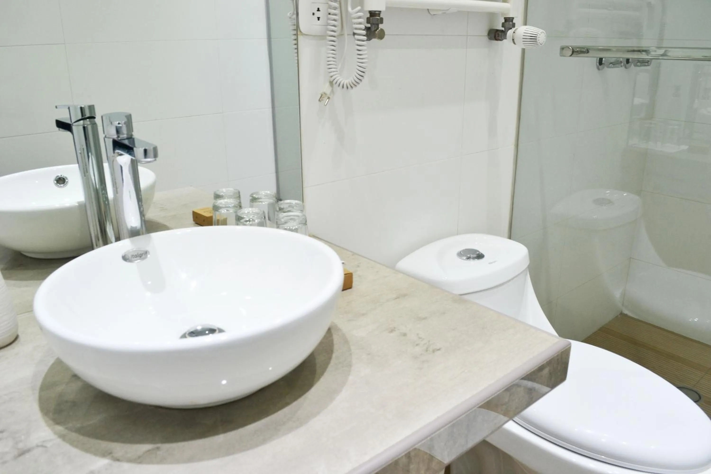 Shower in Katari Apart Hotel at Qorikancha