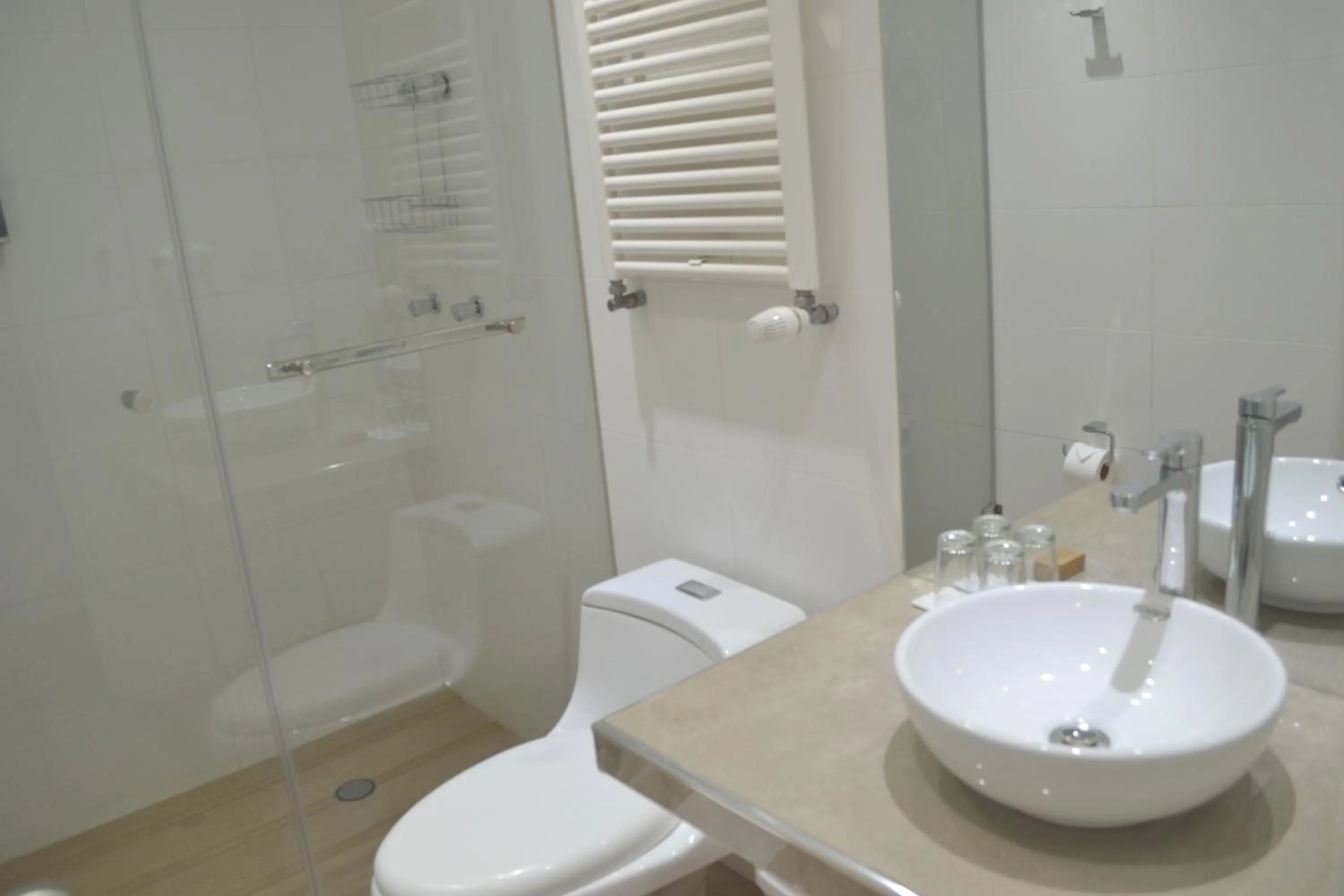 Shower in Katari Apart Hotel at Qorikancha