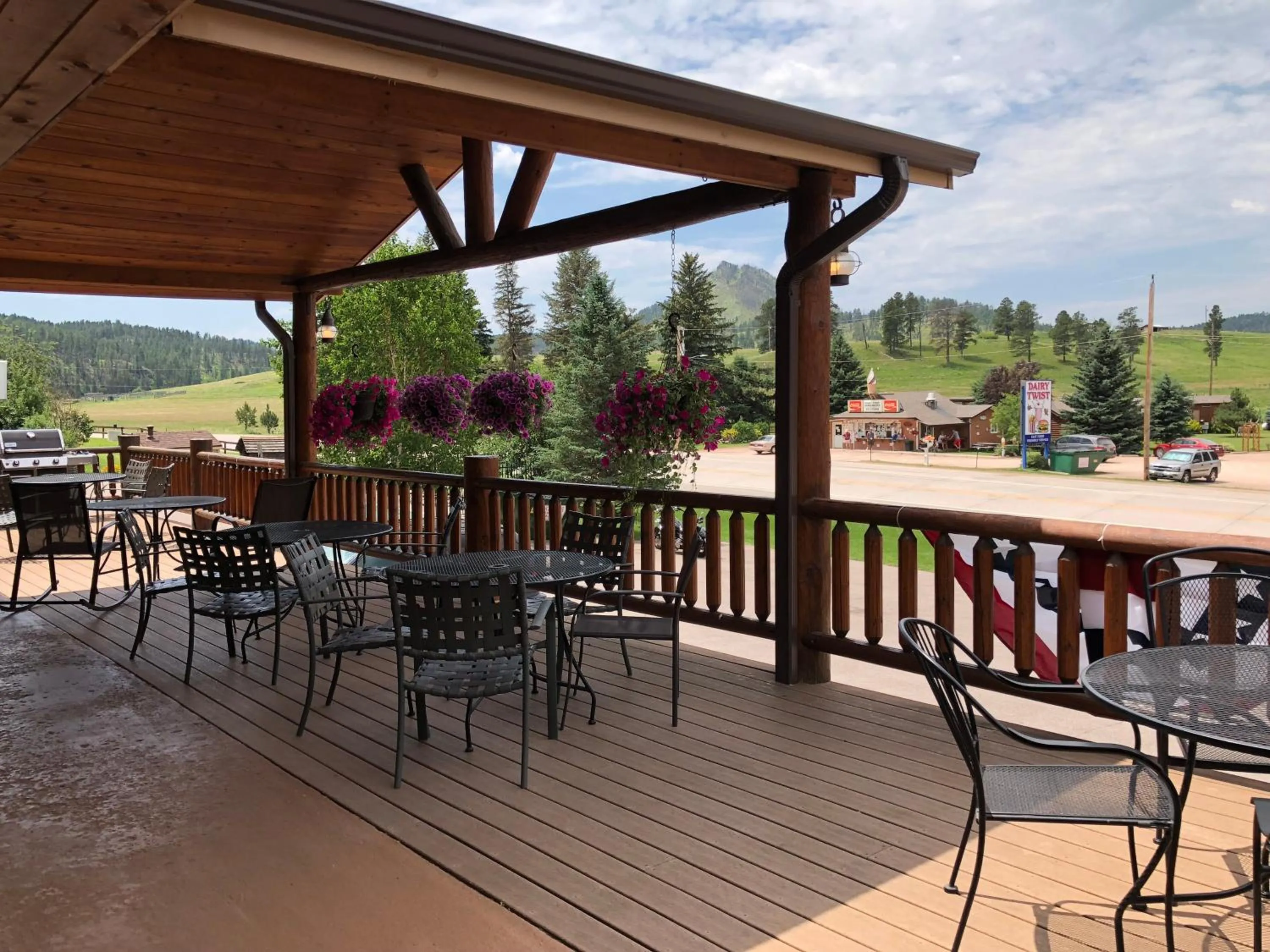 Mountain View Lodge & Cabins