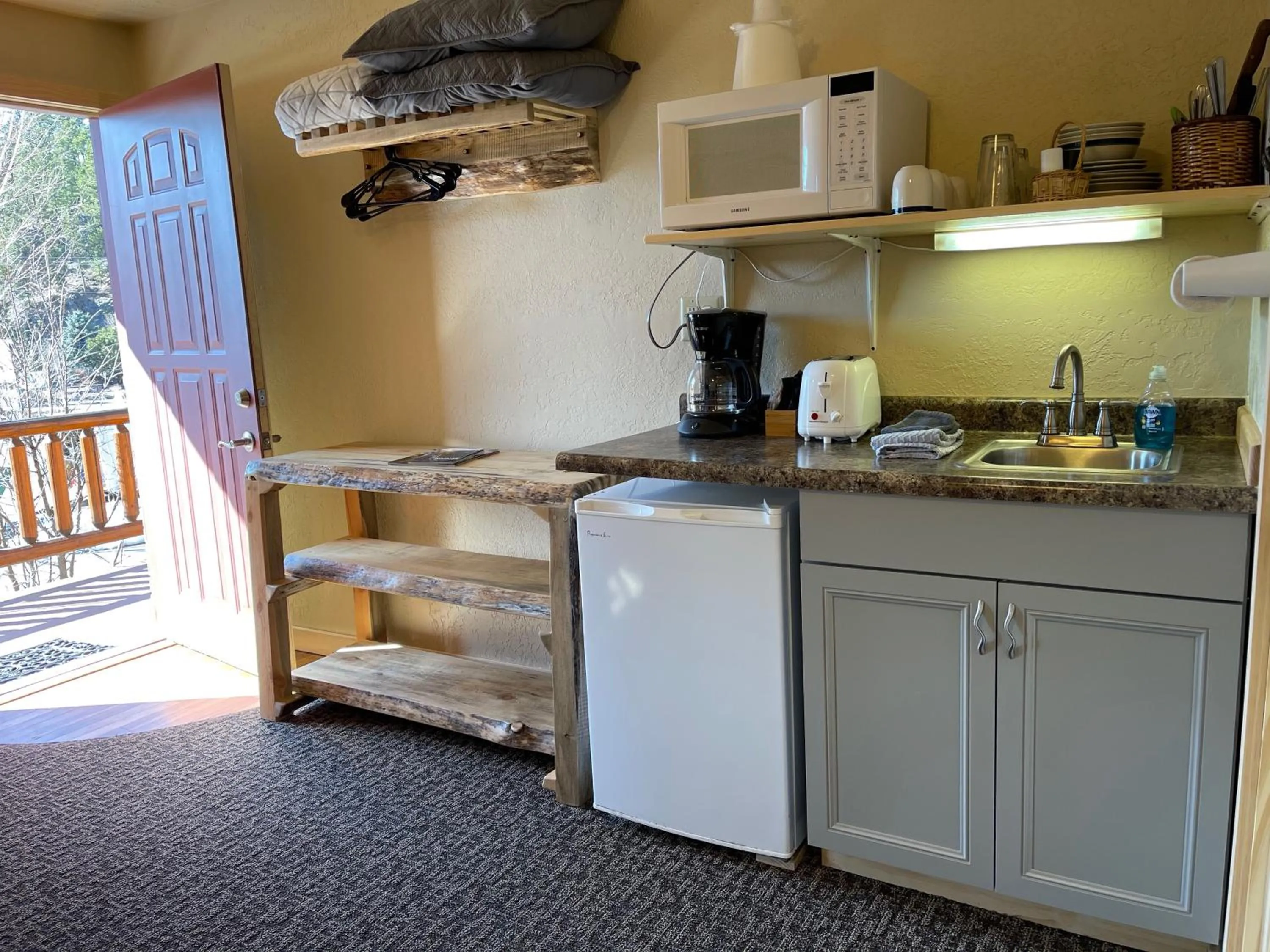 Mountain View Lodge & Cabins