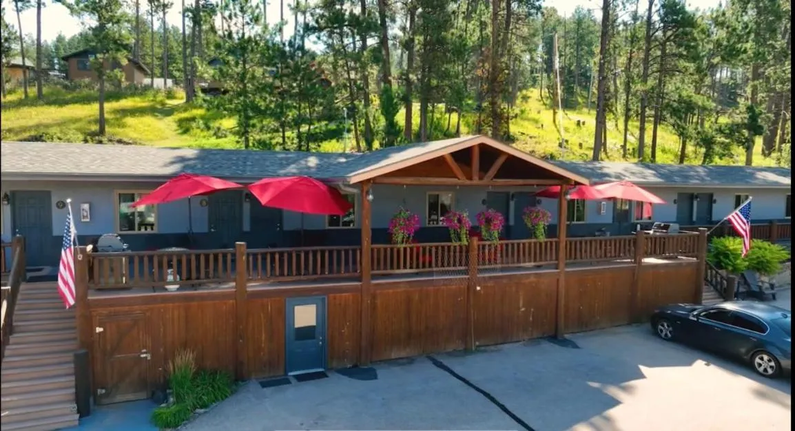 Property building in Mountain View Lodge & Cabins