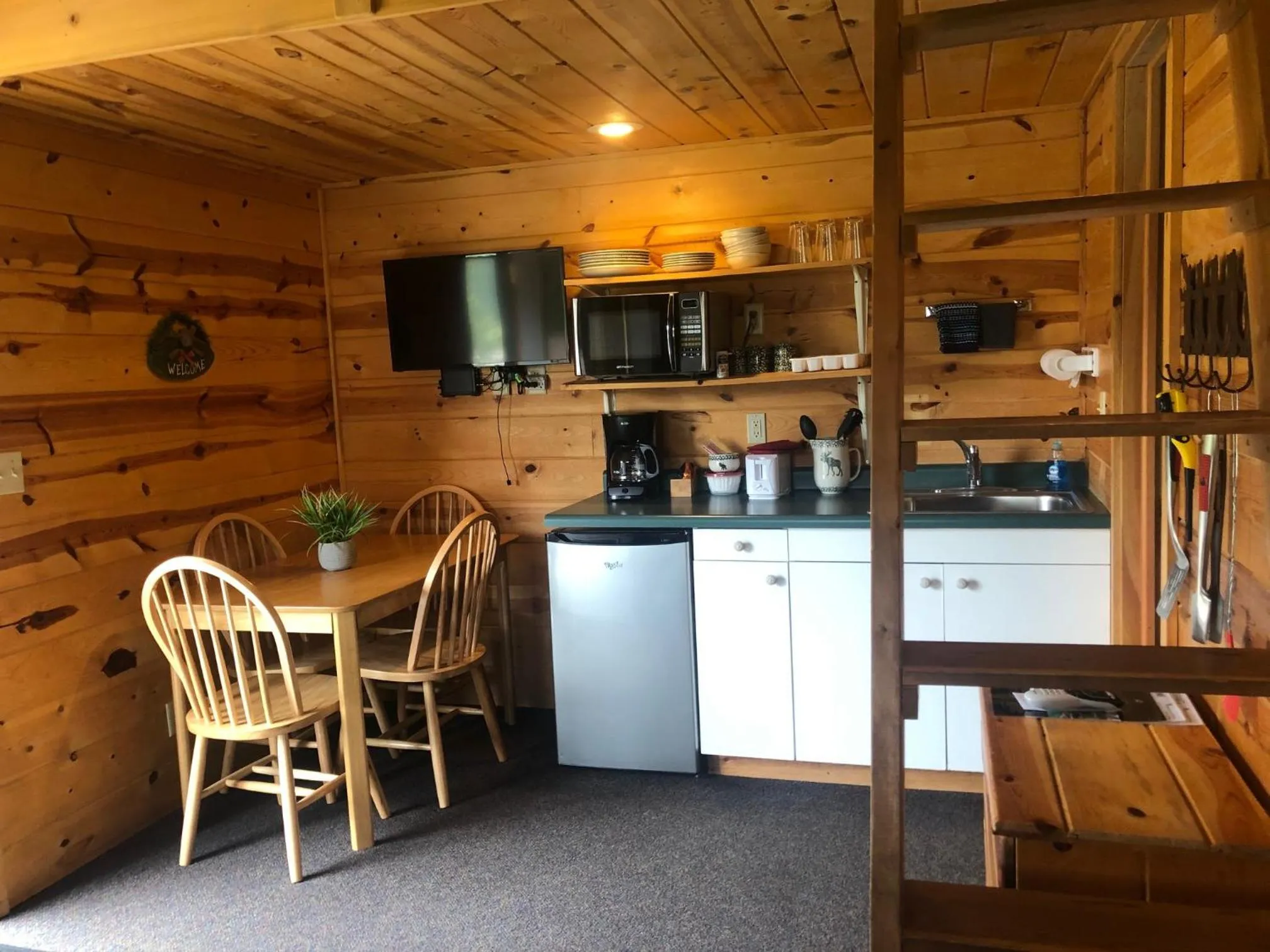 Mountain View Lodge & Cabins