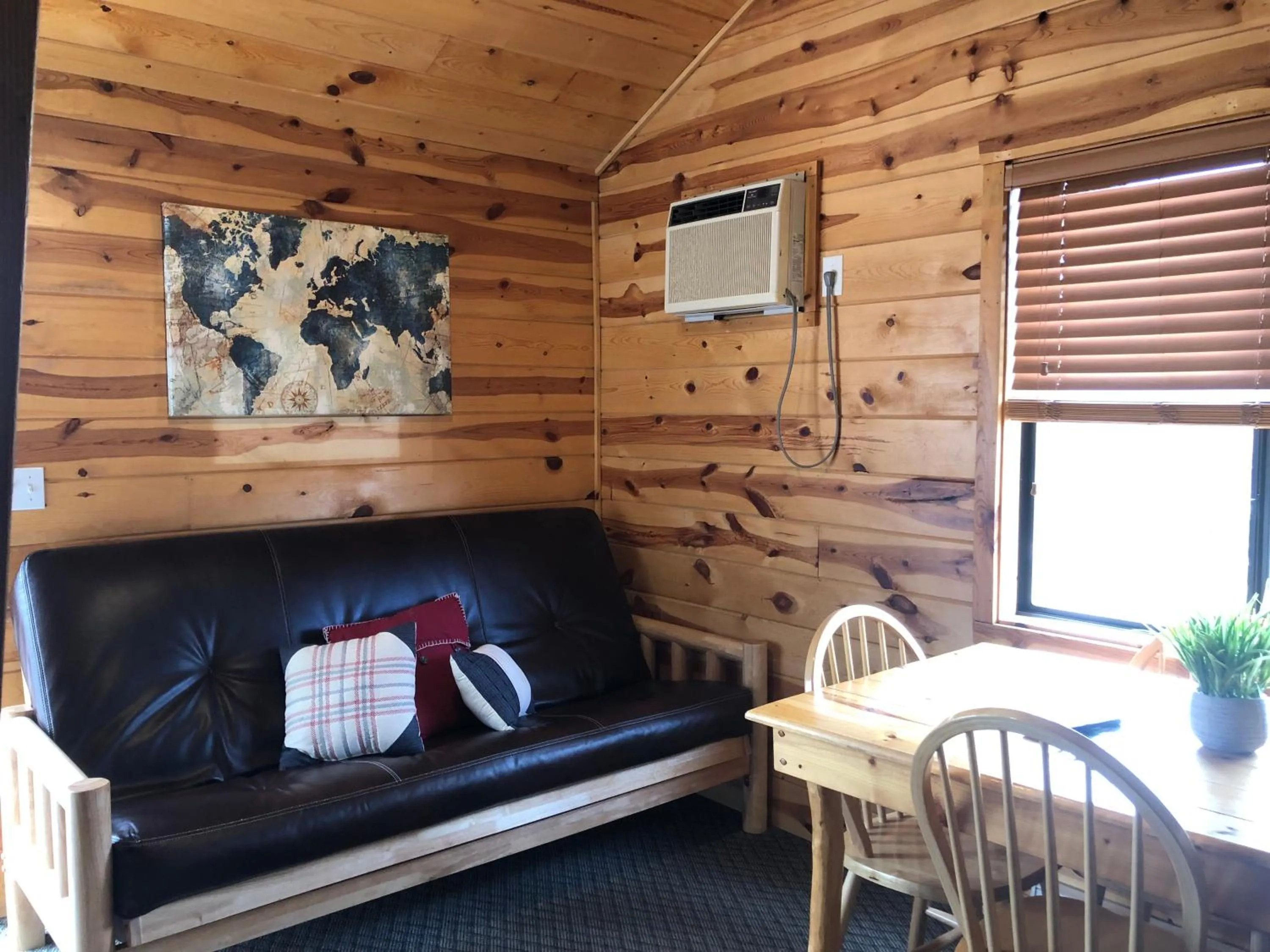 Mountain View Lodge & Cabins