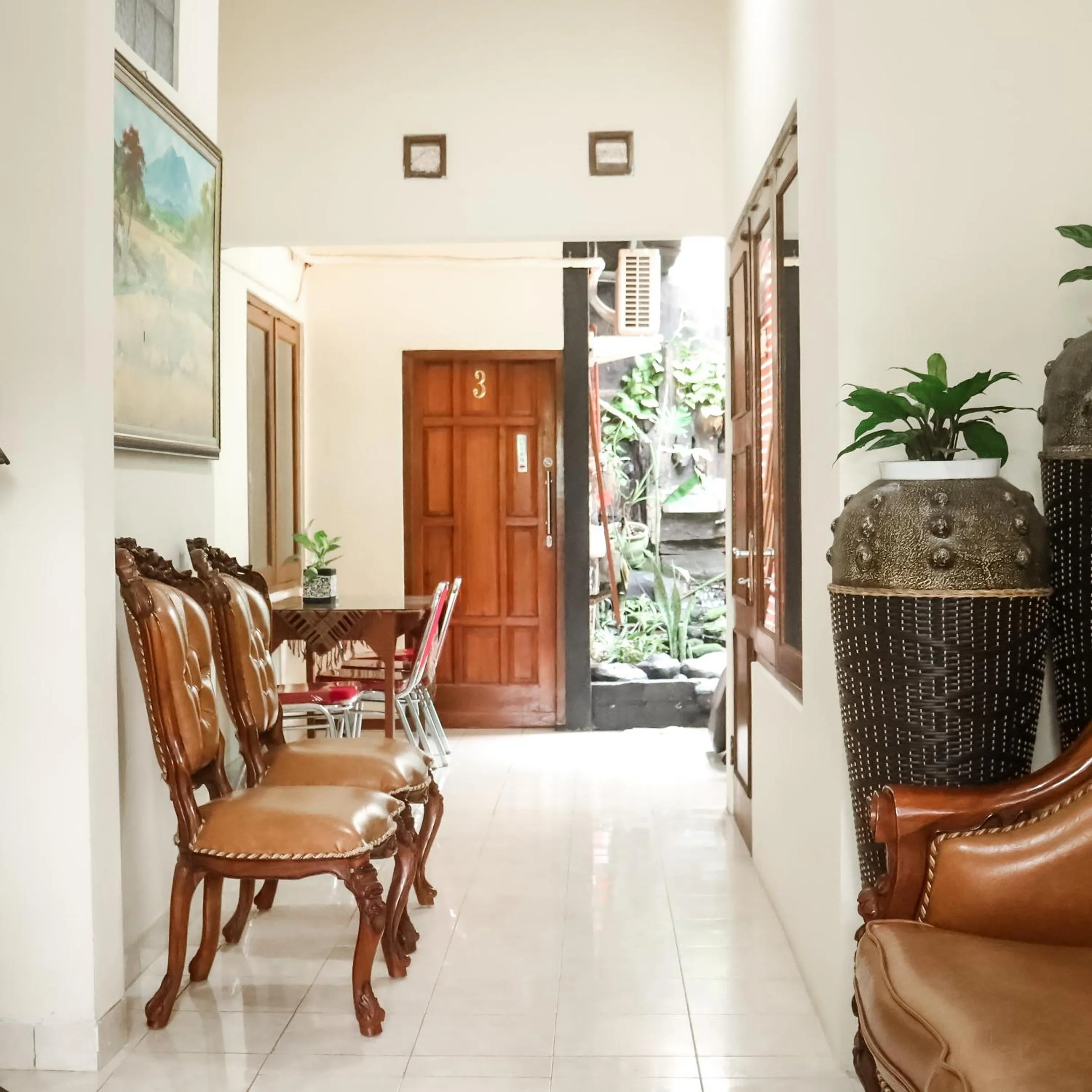 The Homey Rooms and Tours