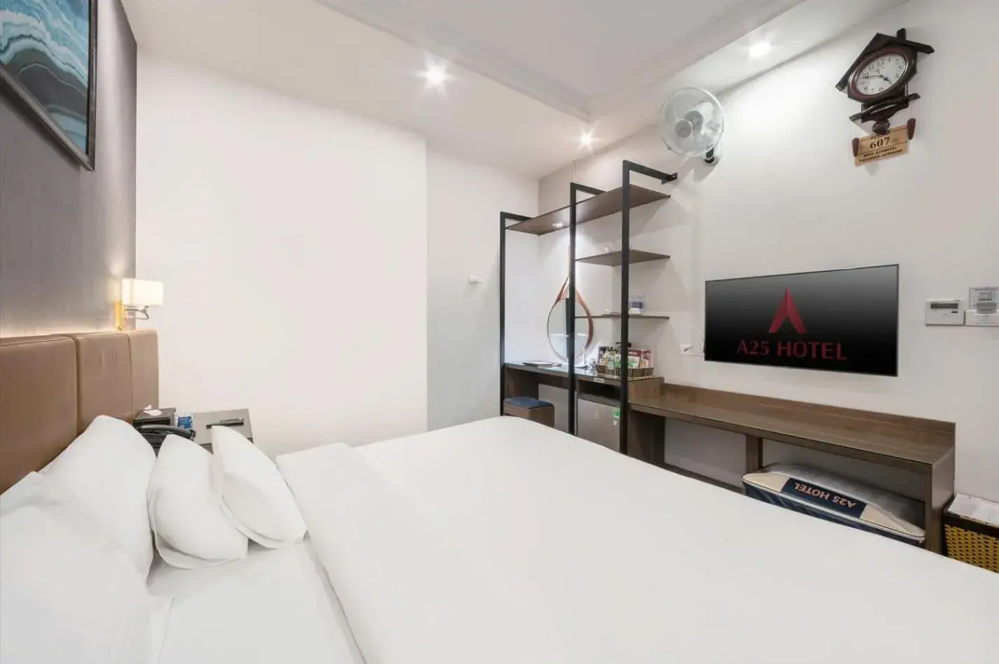 Bed in A25 Hotel - 193 Trung Kinh Bed in A25 Hotel - 193 Trung Kinh