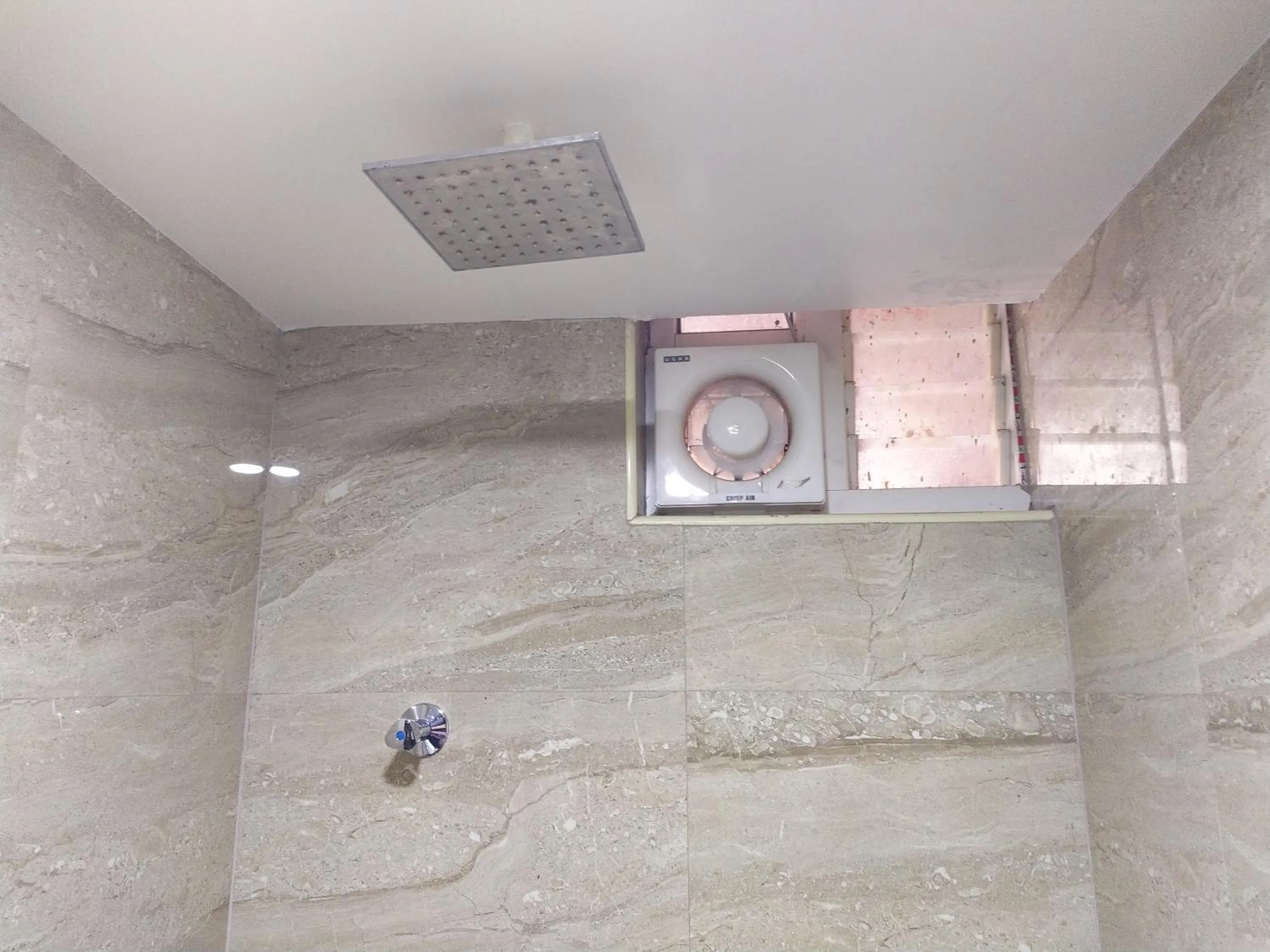 Shower in Hotel White Boutique