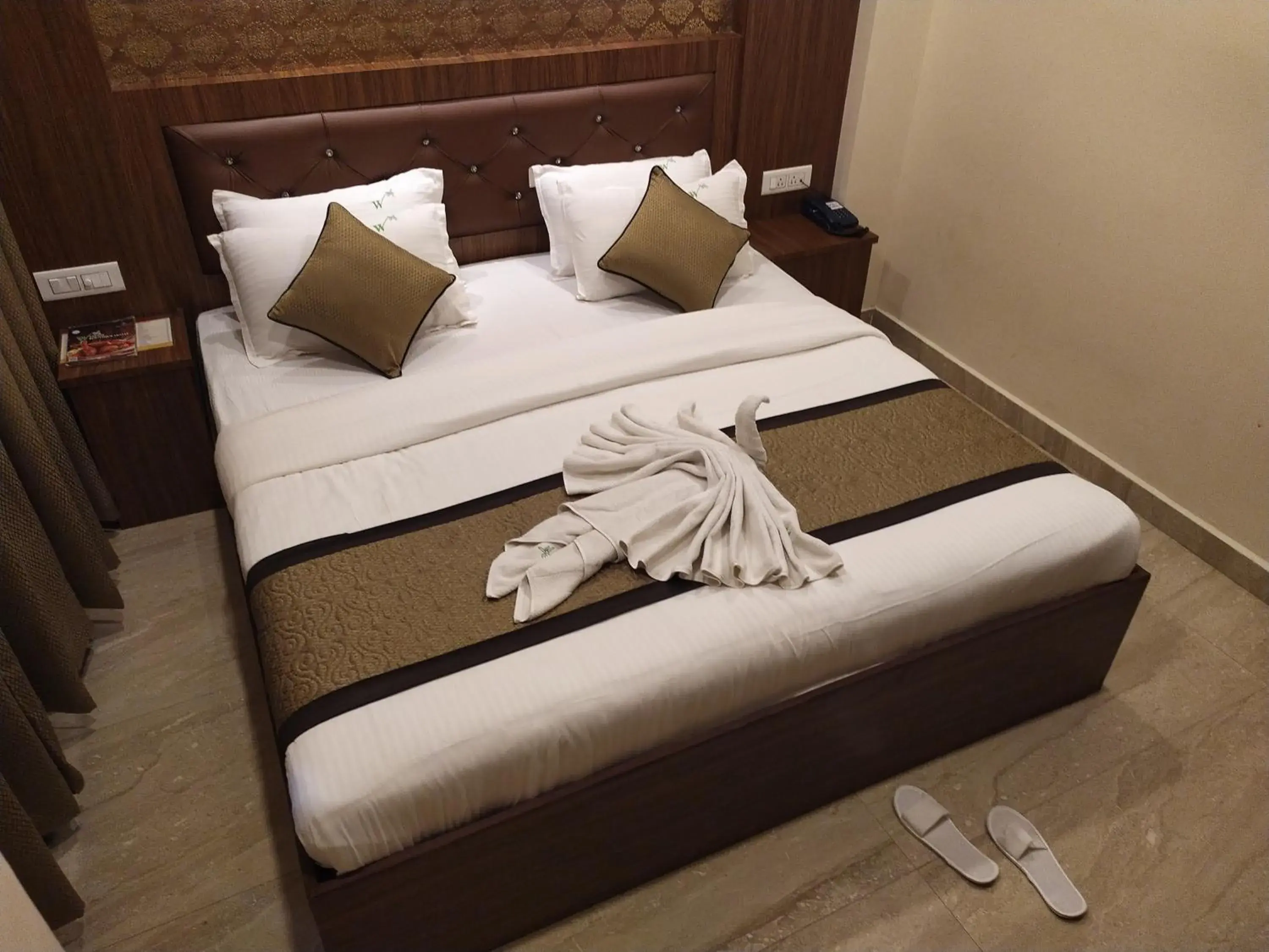 Bed in Hotel White Boutique Bed in Hotel White Boutique