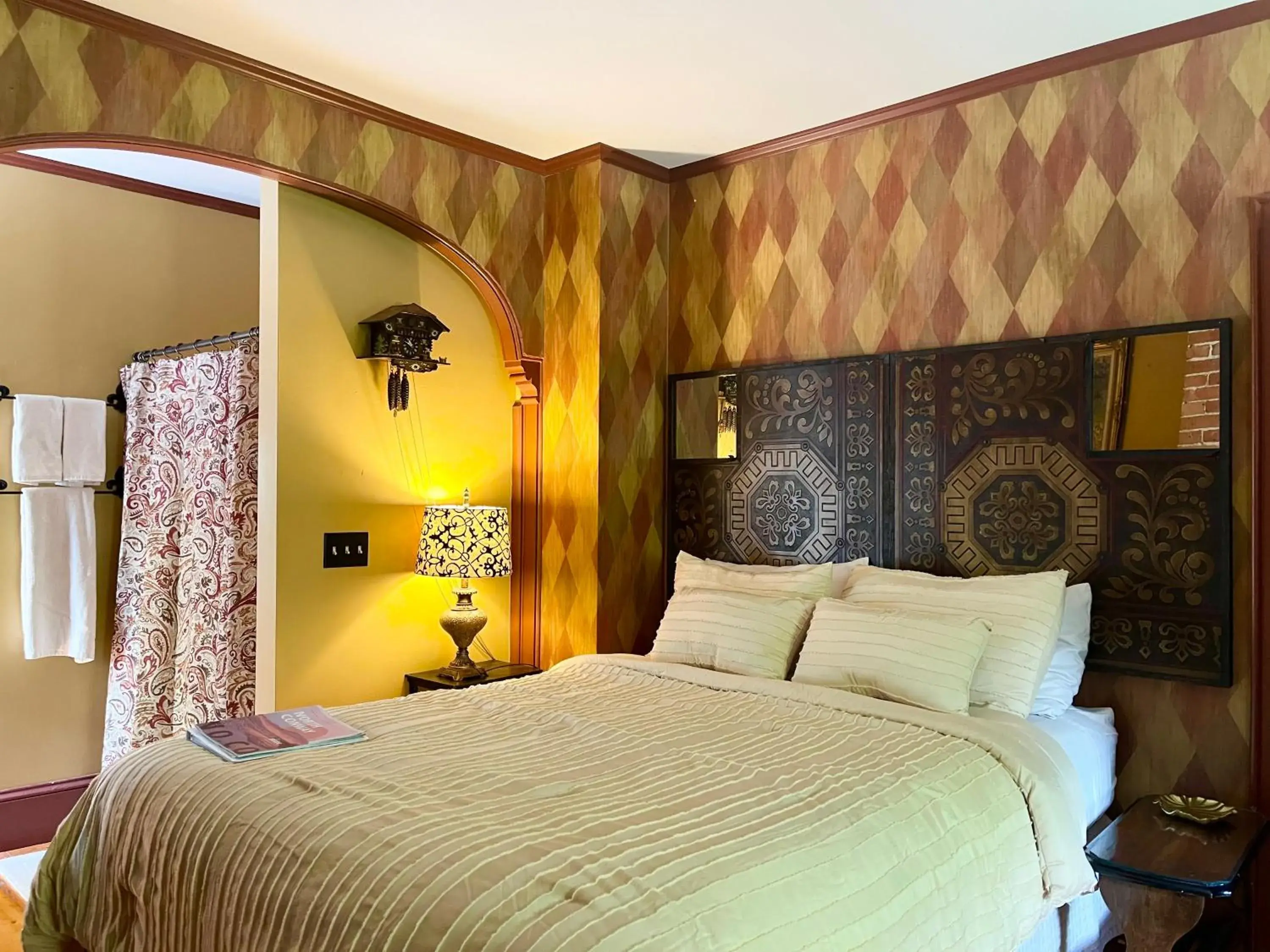 Deluxe Double Room (2 Adults + 1 Child) in Admiral Peary Inn Deluxe Double Room (2 Adults + 1 Child) in Admiral Peary Inn