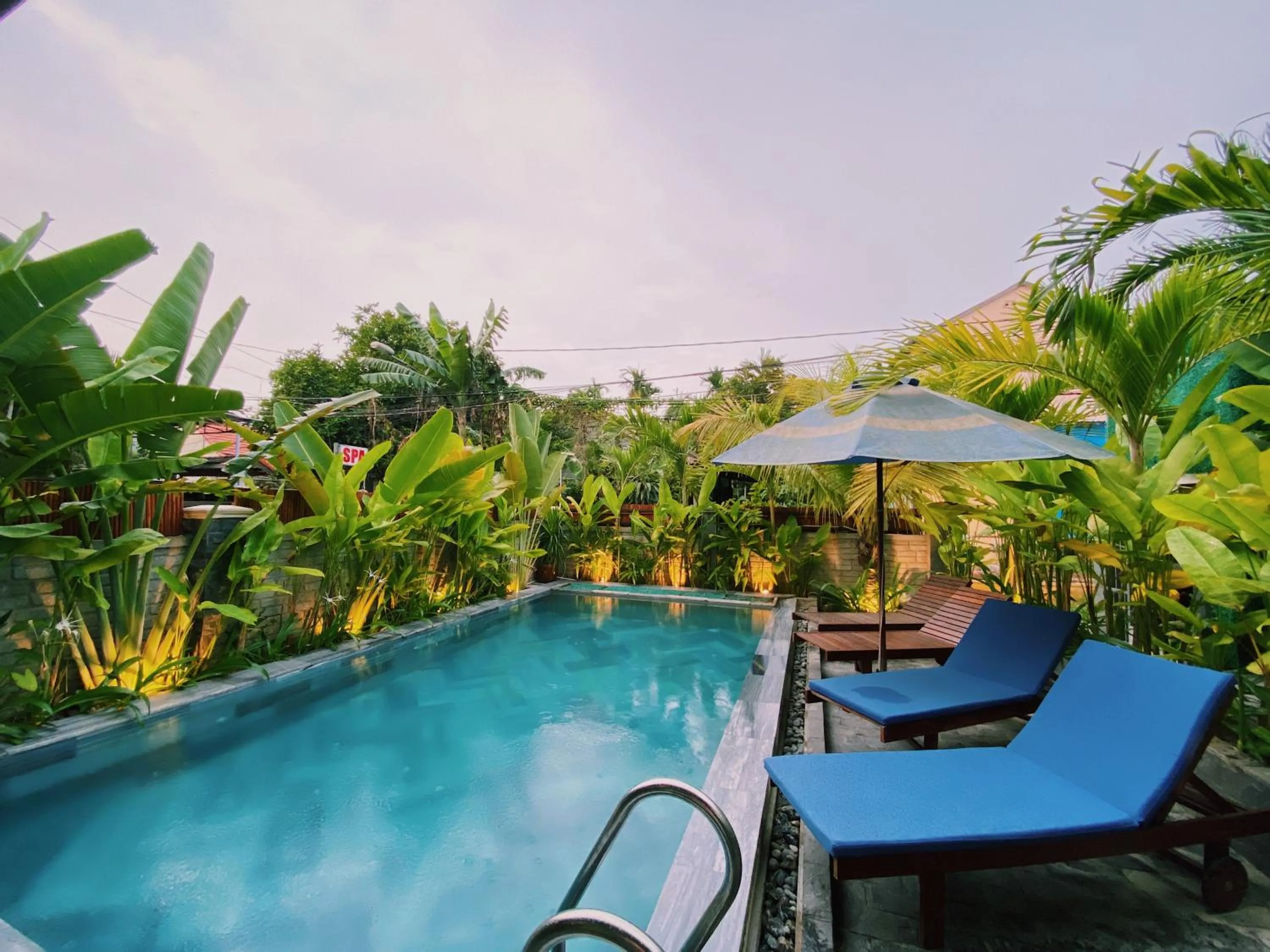 Swimming pool in Tropical Home Villa