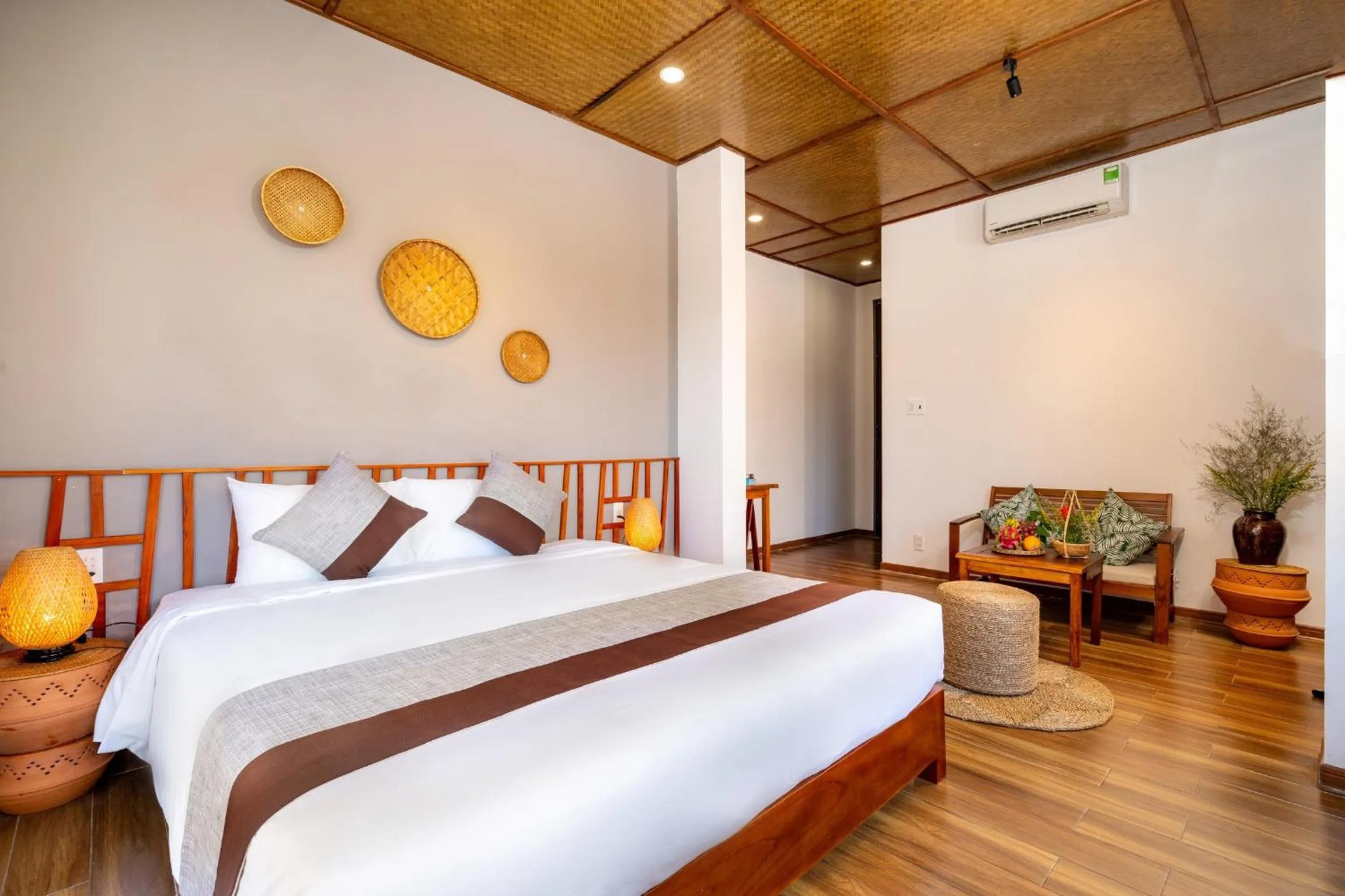 Bed in Tropical Home Villa