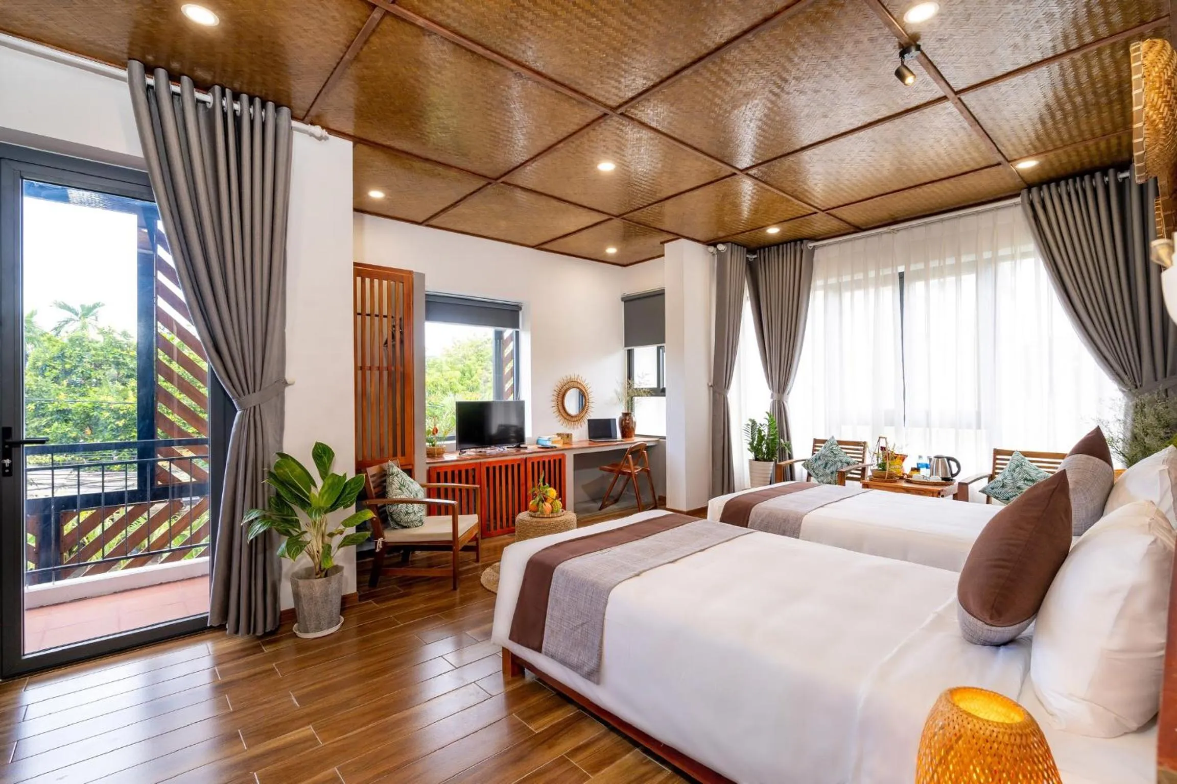 Photo of the whole room, Bed in Tropical Home Villa
