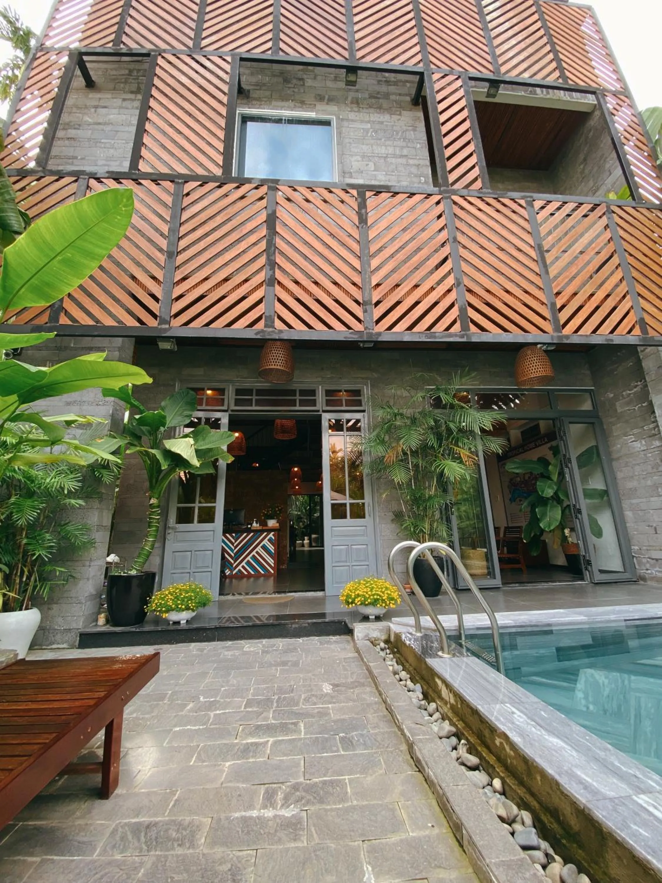 Facade/entrance in Tropical Home Villa
