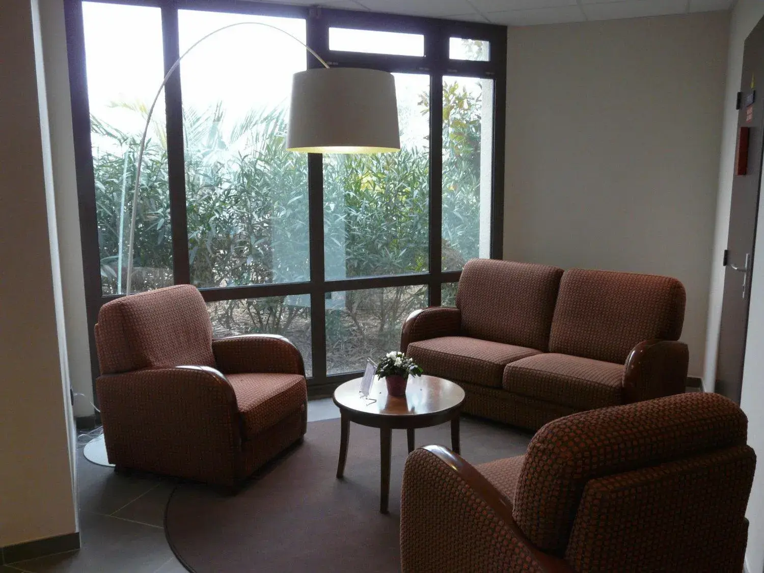 Lounge or bar in Escale Oceania Nantes Aéroport Lounge or bar in Escale Oceania Nantes Aéroport