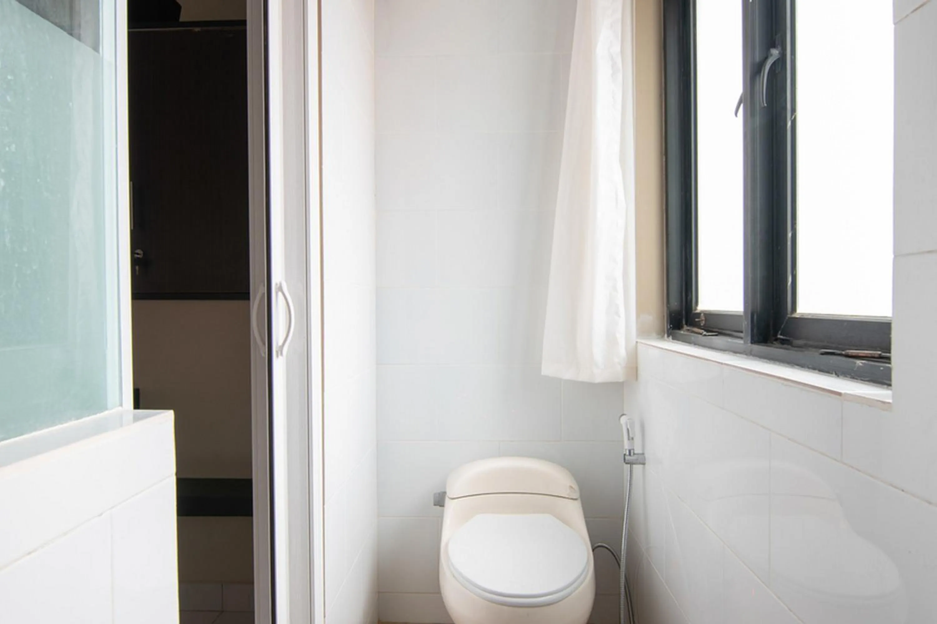 Bathroom in RedDoorz Plus near Hayam Wuruk 2