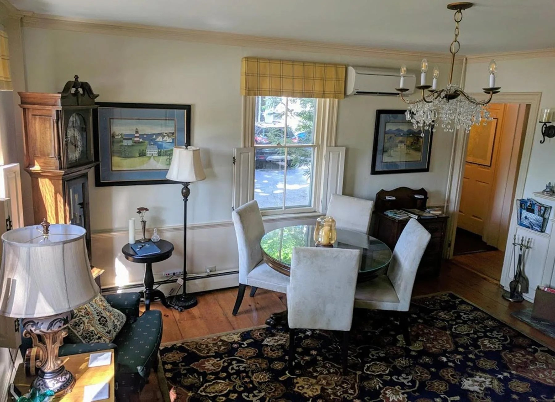 Communal lounge/ TV room in Elms of Camden