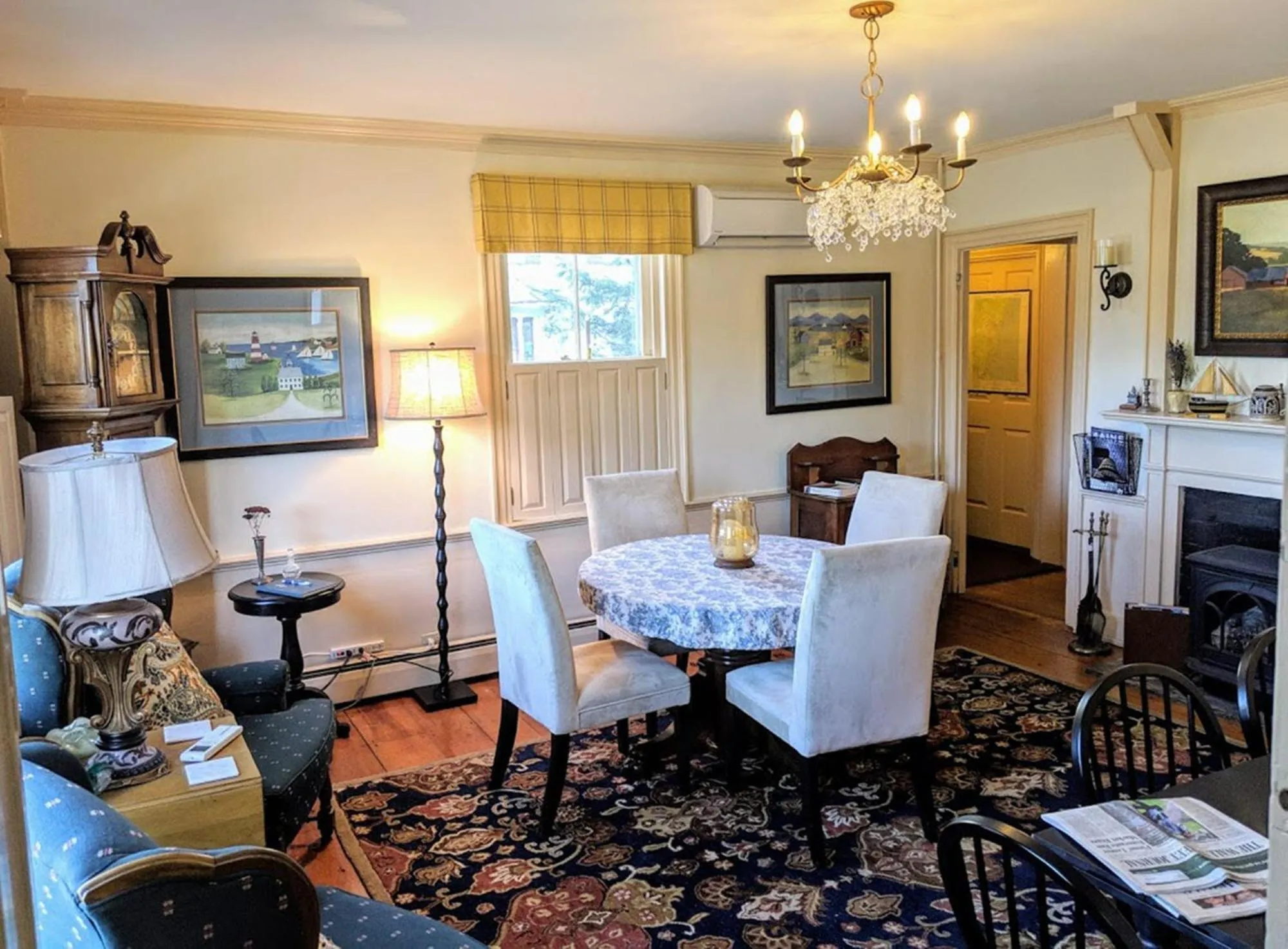 Communal lounge/ TV room in Elms of Camden