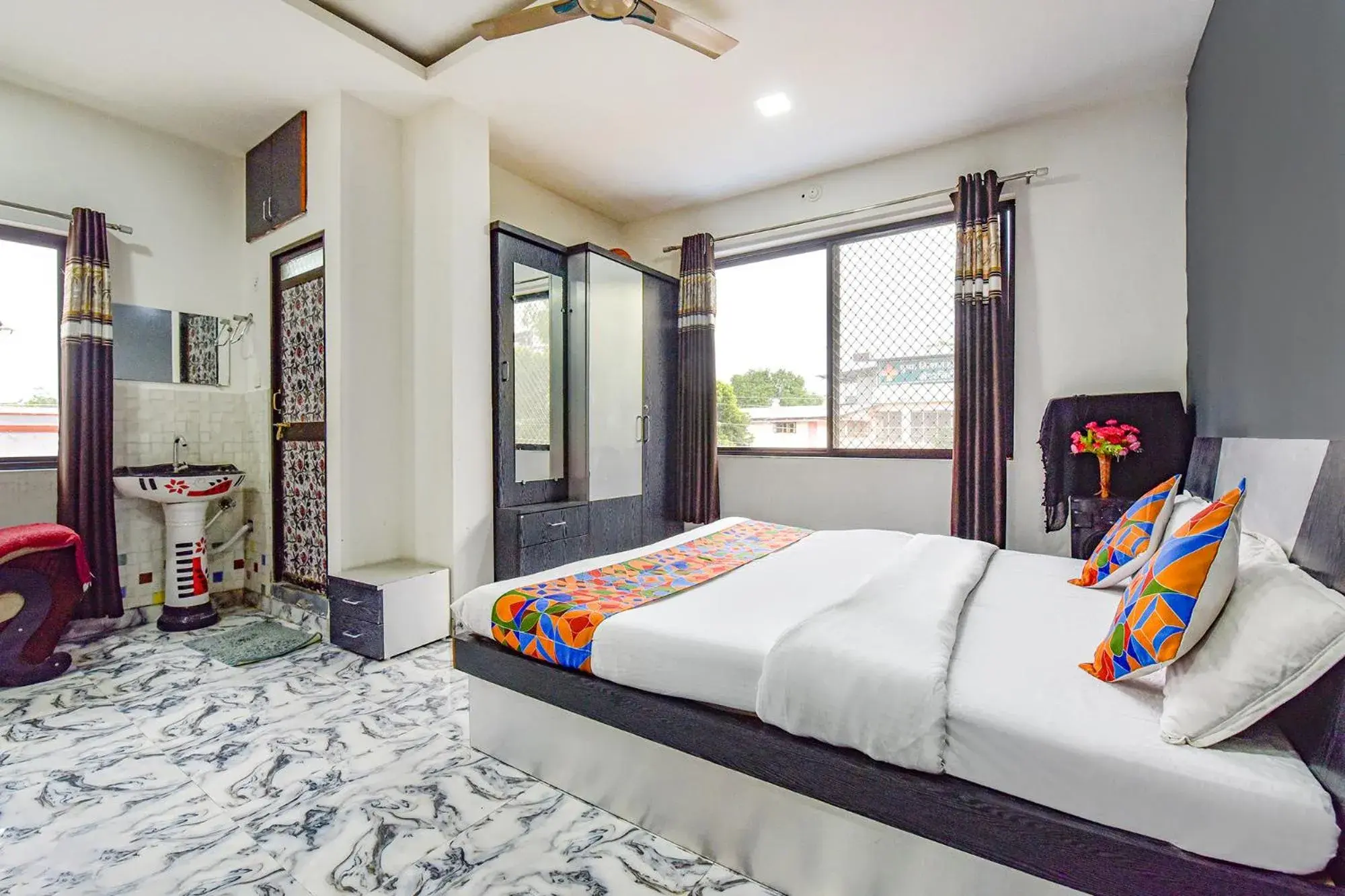 Bed in FabHotel Soni Palace Bed in FabHotel Soni Palace