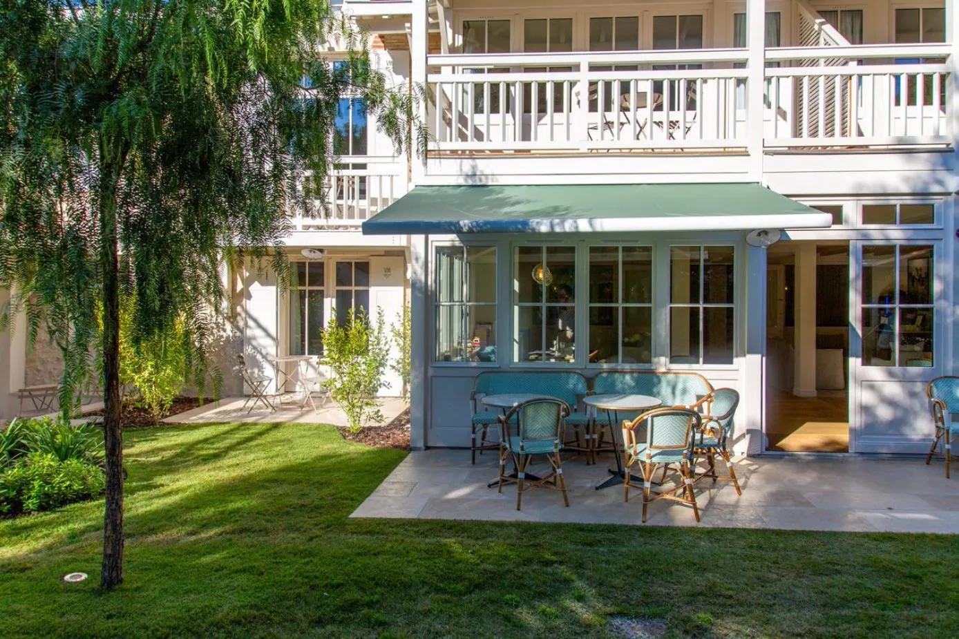 Facade/entrance in La Villa du Moulleau