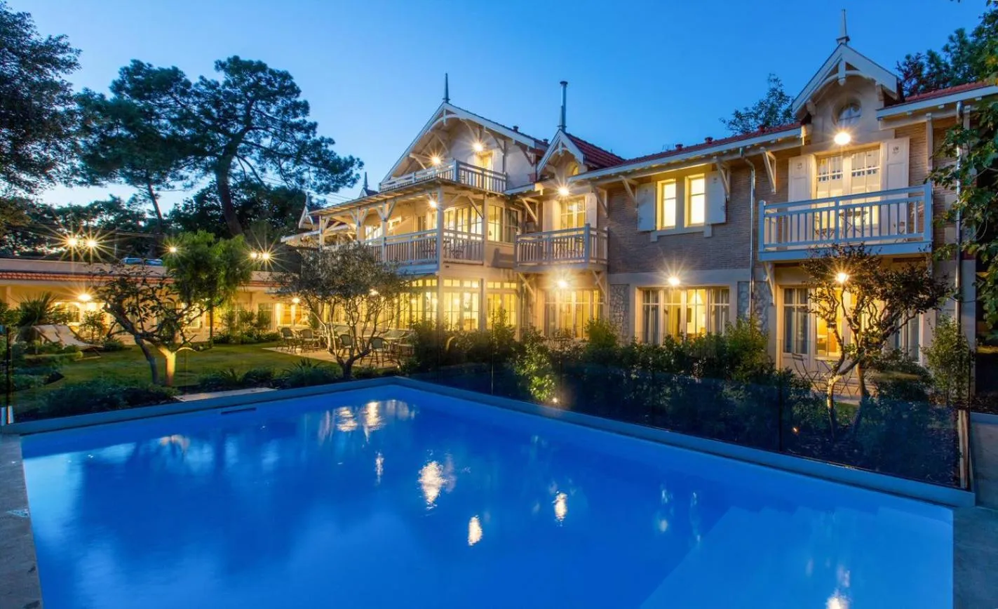 Property building in La Villa du Moulleau