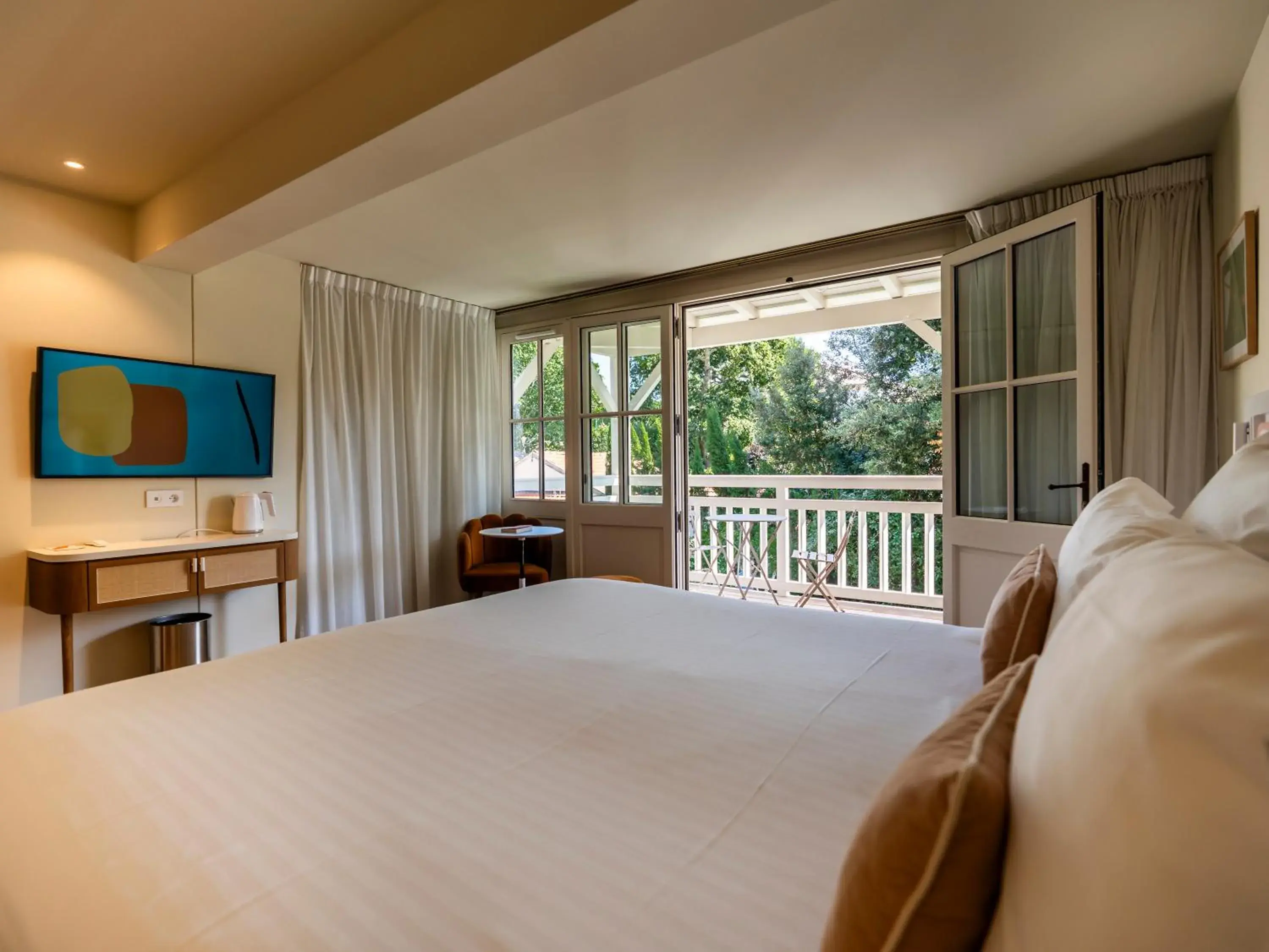 Junior Suite with Balcony in La Villa du Moulleau Junior Suite with Balcony in La Villa du Moulleau