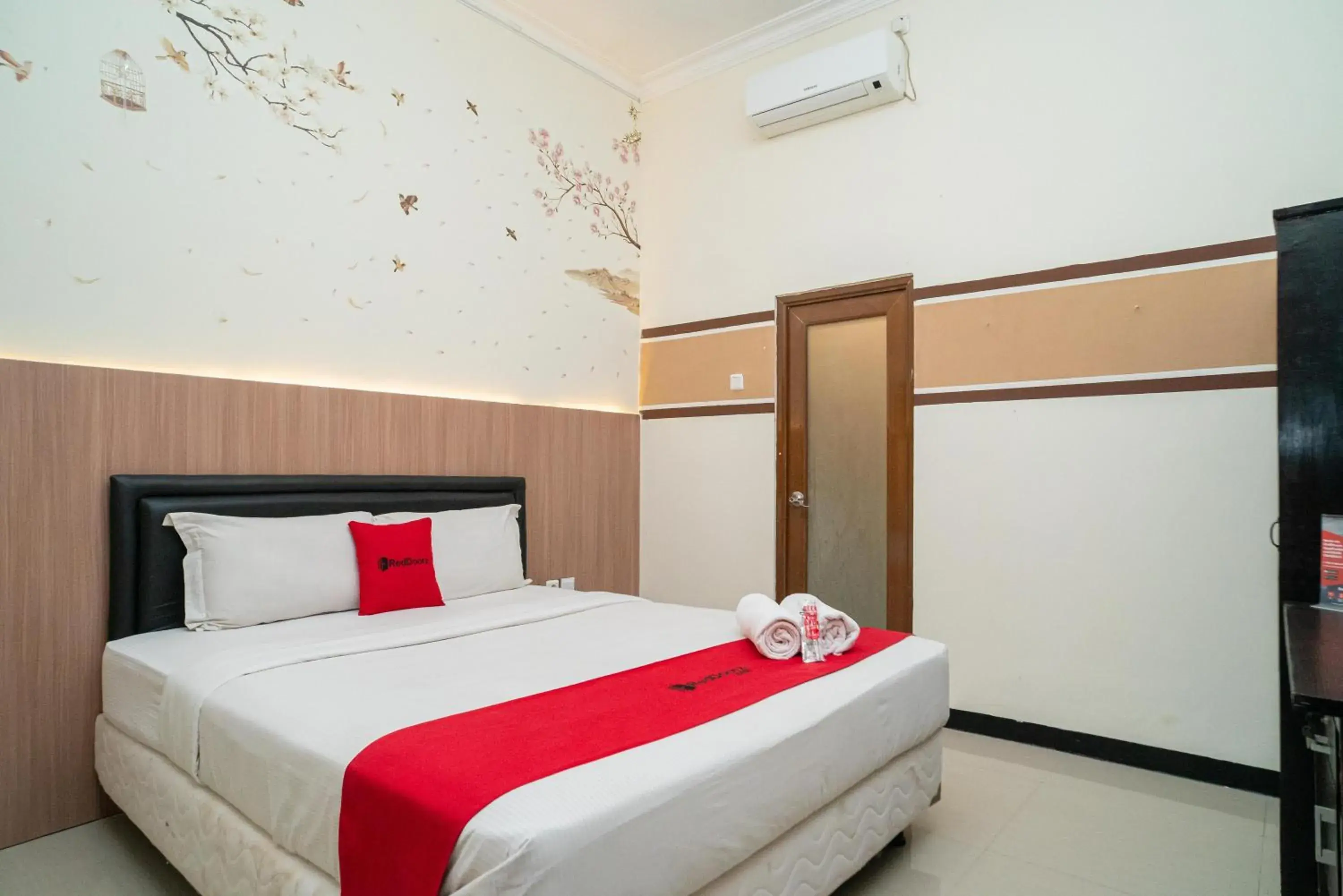 Bedroom, Bed in RedDoorz Syariah near Marvel City Mall 2 Bedroom, Bed in RedDoorz Syariah near Marvel City Mall 2