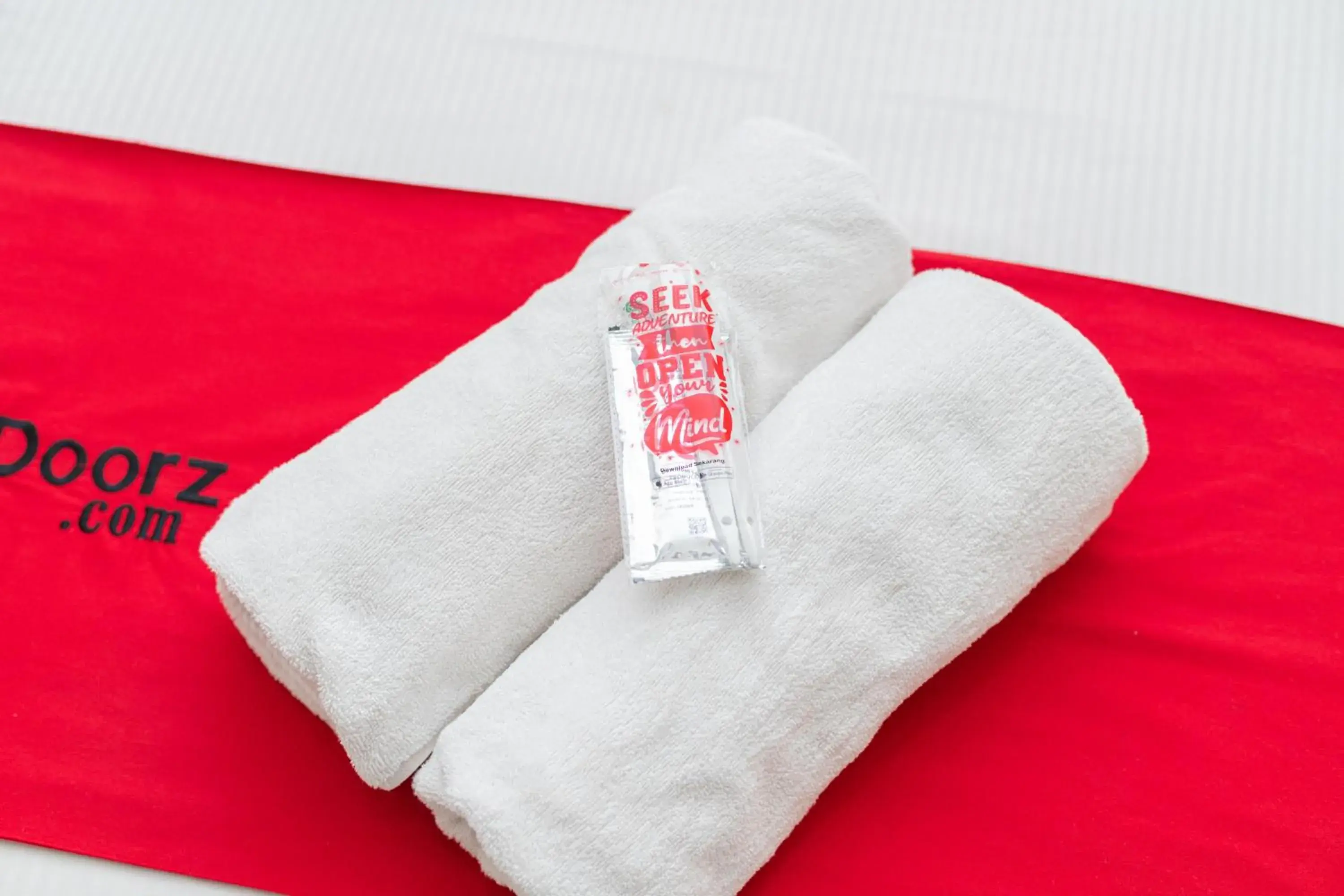 Bedroom in RedDoorz Syariah near Marvel City Mall 2 Bedroom in RedDoorz Syariah near Marvel City Mall 2