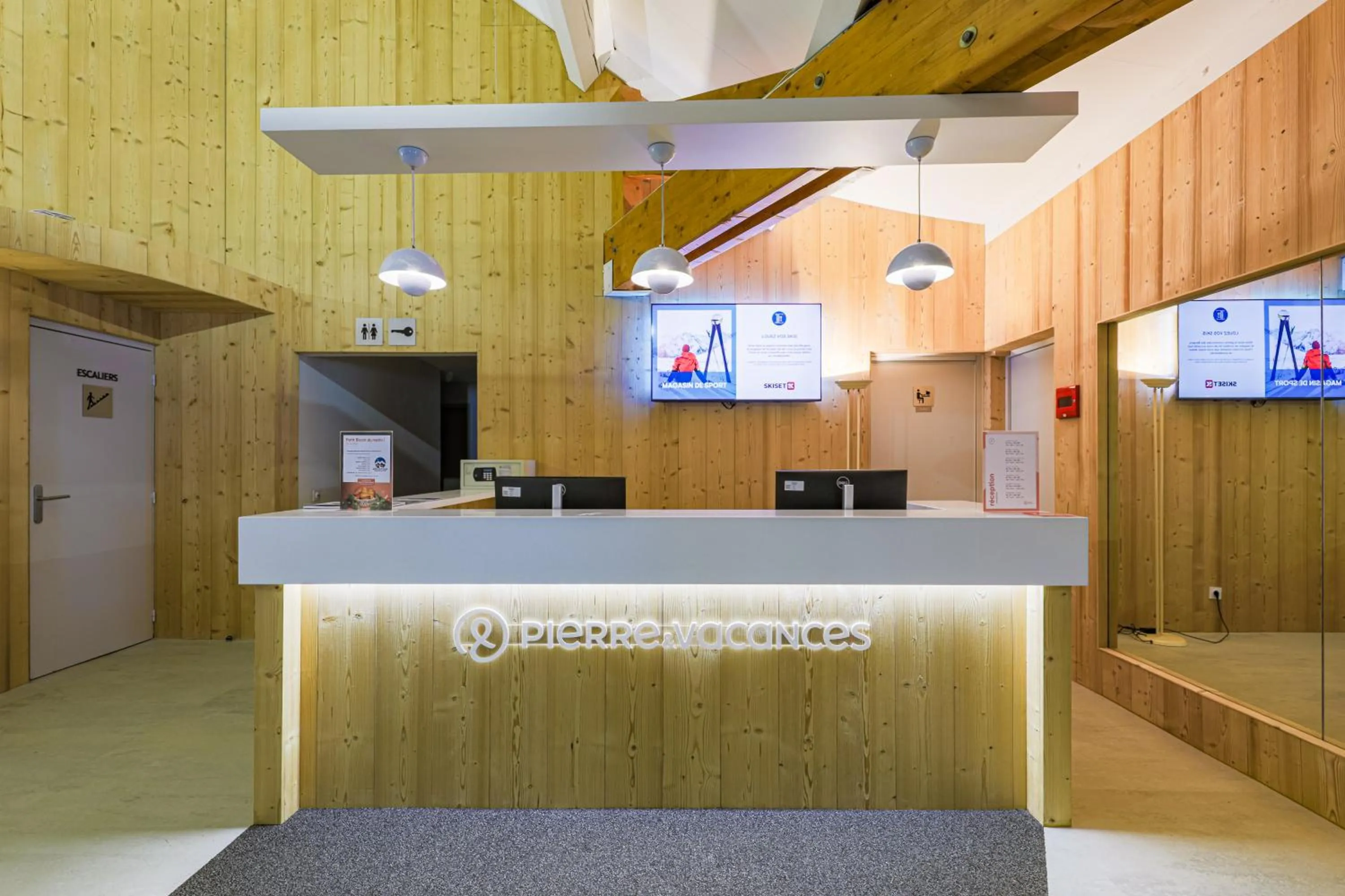 Lobby or reception in Résidence Pierre & Vacances Les Bergers