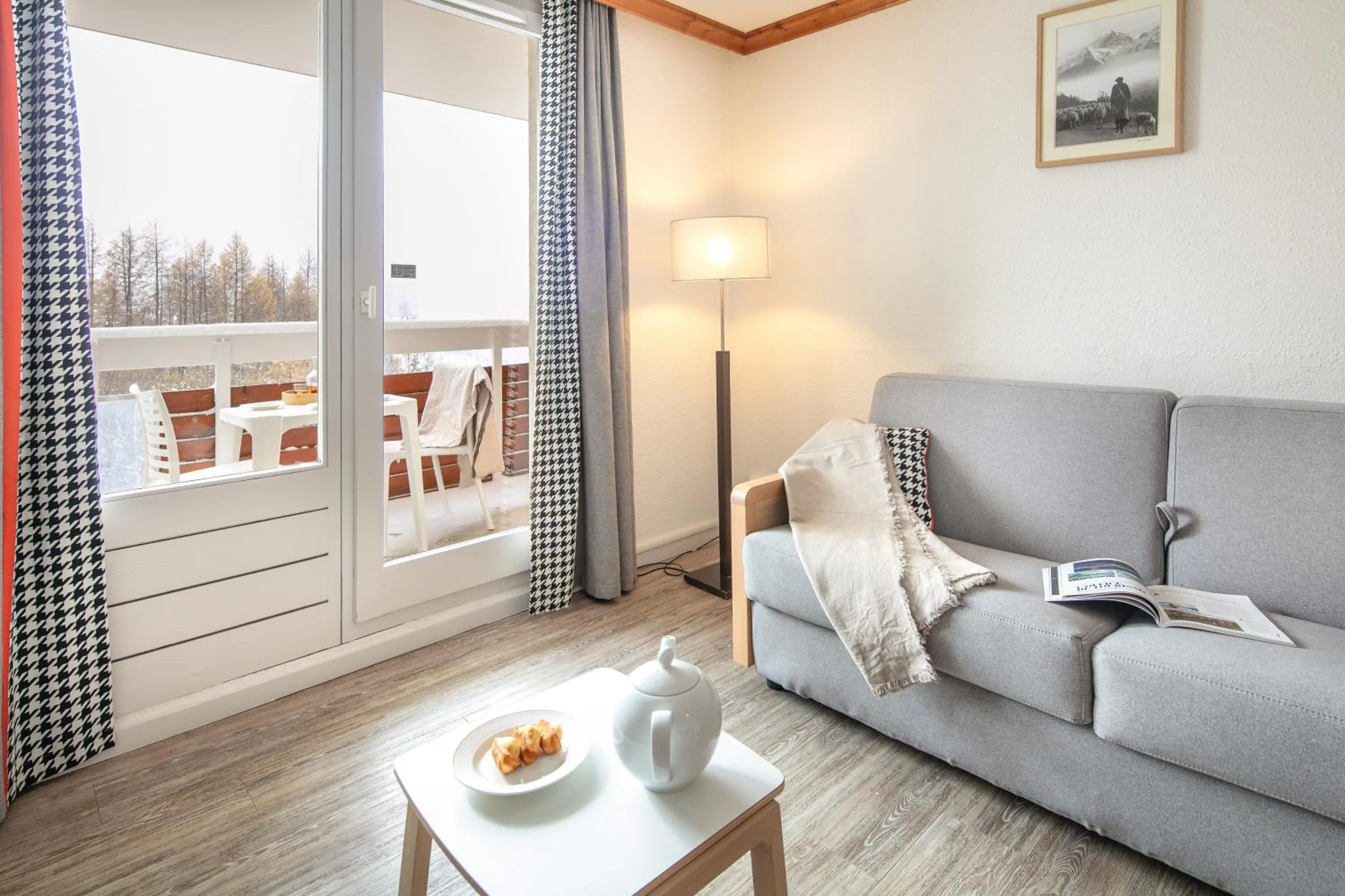 Communal lounge/ TV room in Résidence Pierre & Vacances Les Bergers