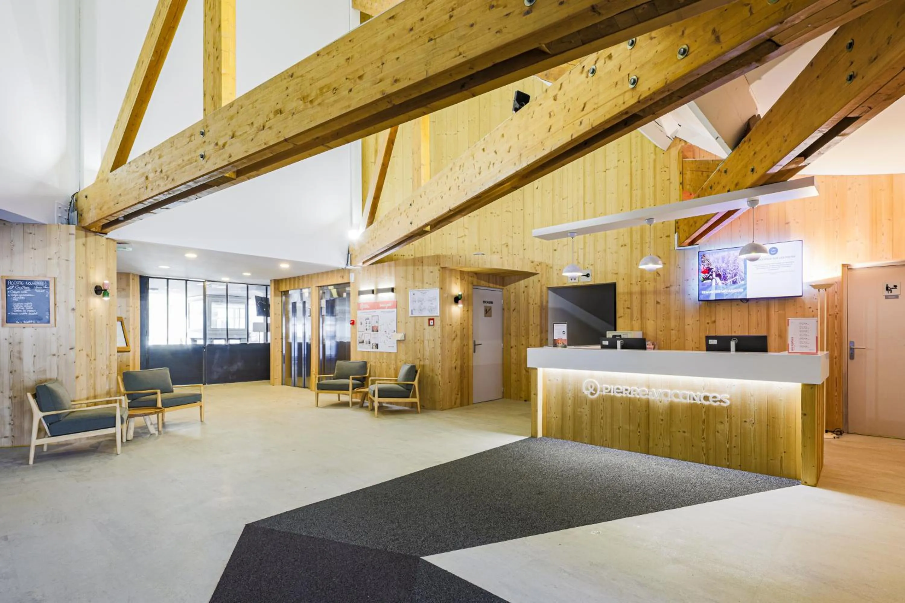 Lobby or reception, Bed in Résidence Pierre & Vacances Les Bergers