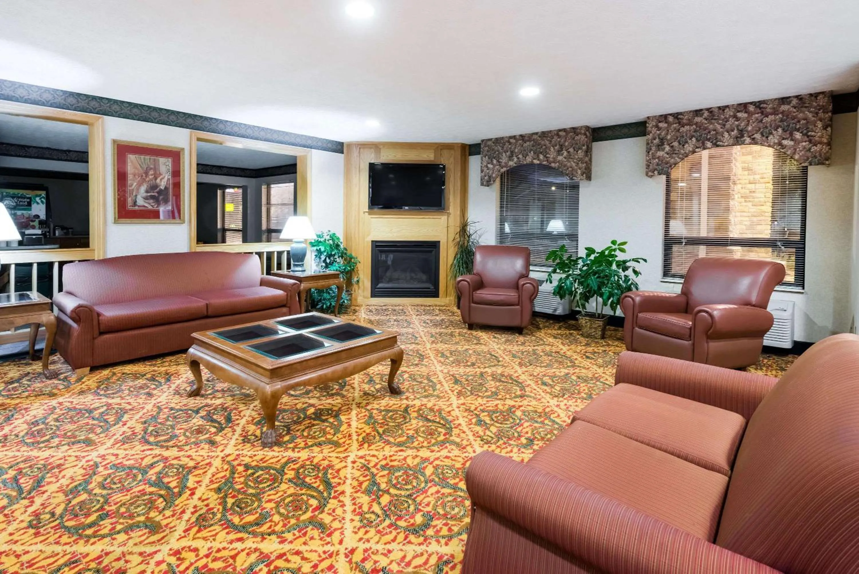 Lobby or reception in Ramada by Wyndham Strasburg Dover