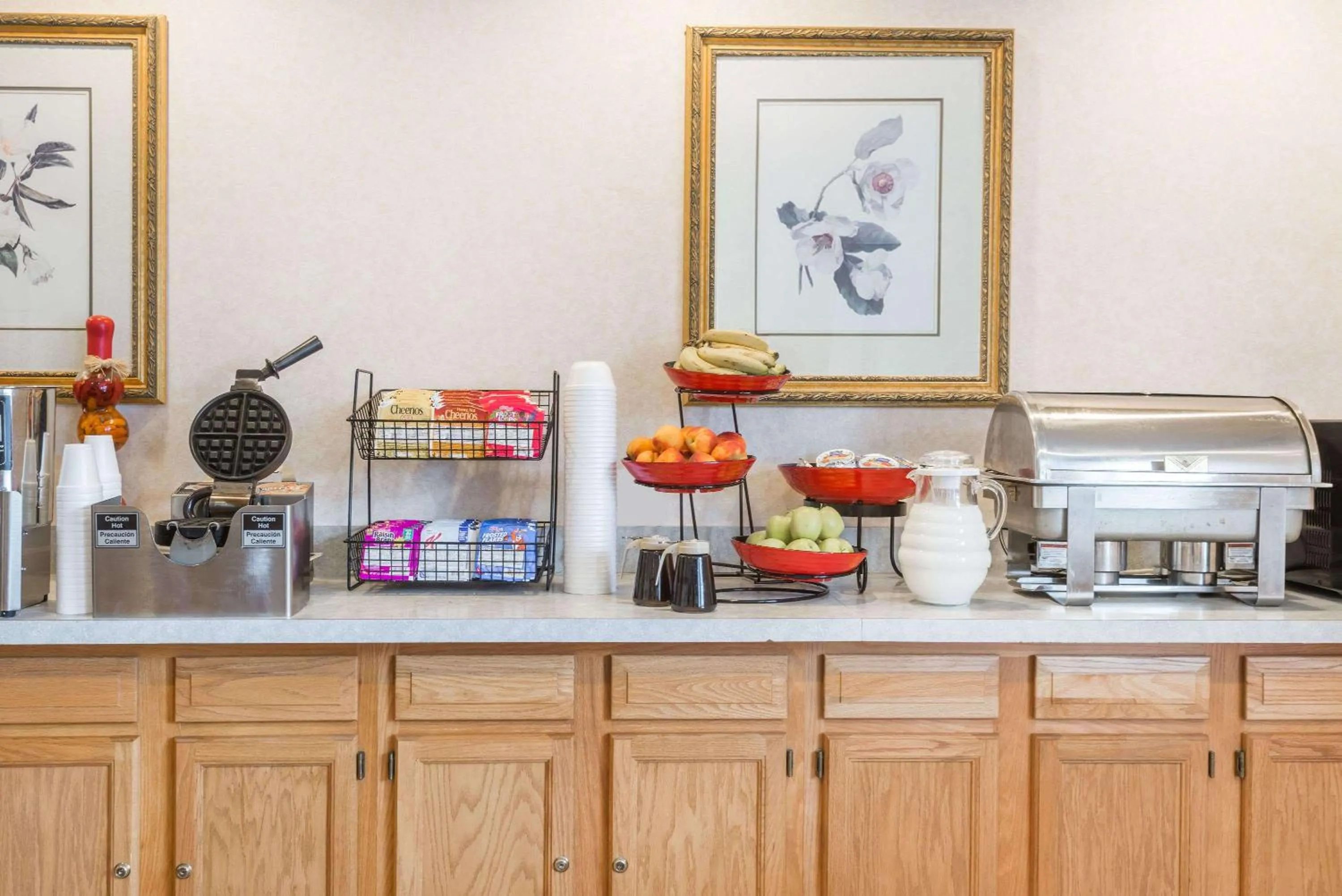 Restaurant/places to eat in Ramada by Wyndham Strasburg Dover