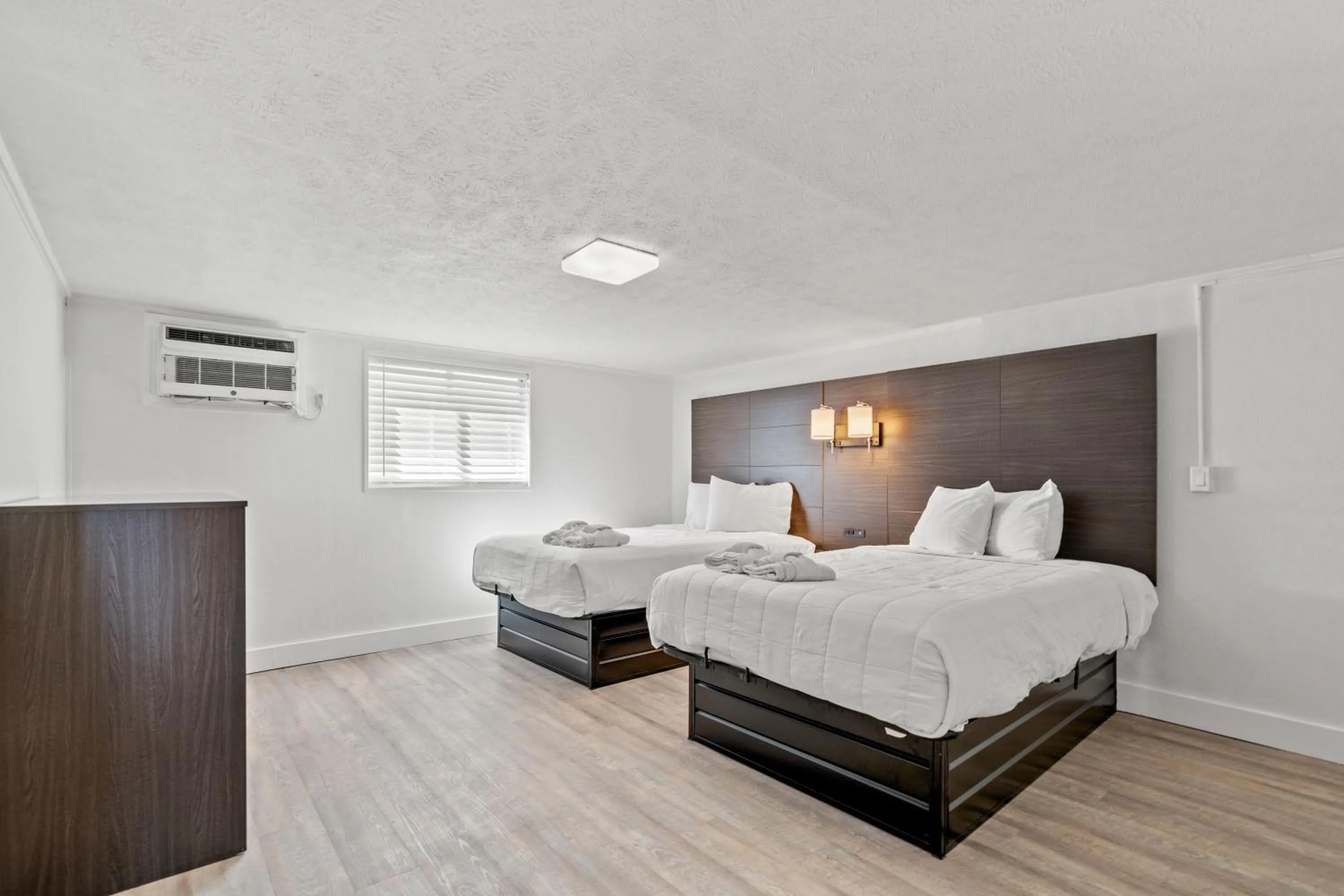 Bedroom, Bed in The Mermaid Inn