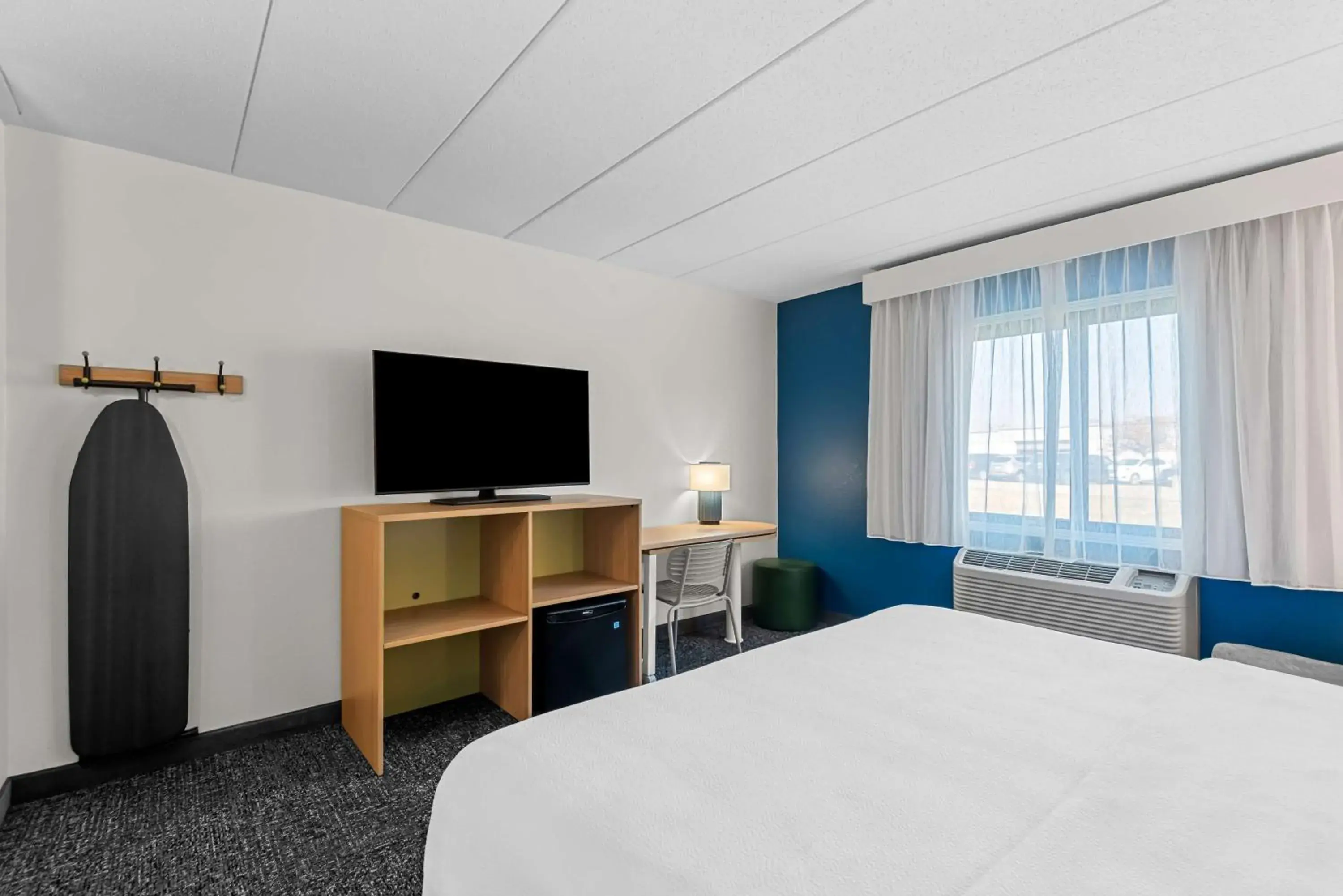 King Room with Roll-In Shower - Mobility Access in Spark by Hilton Cedar Falls King Room with Roll-In Shower - Mobility Access in Spark by Hilton Cedar Falls