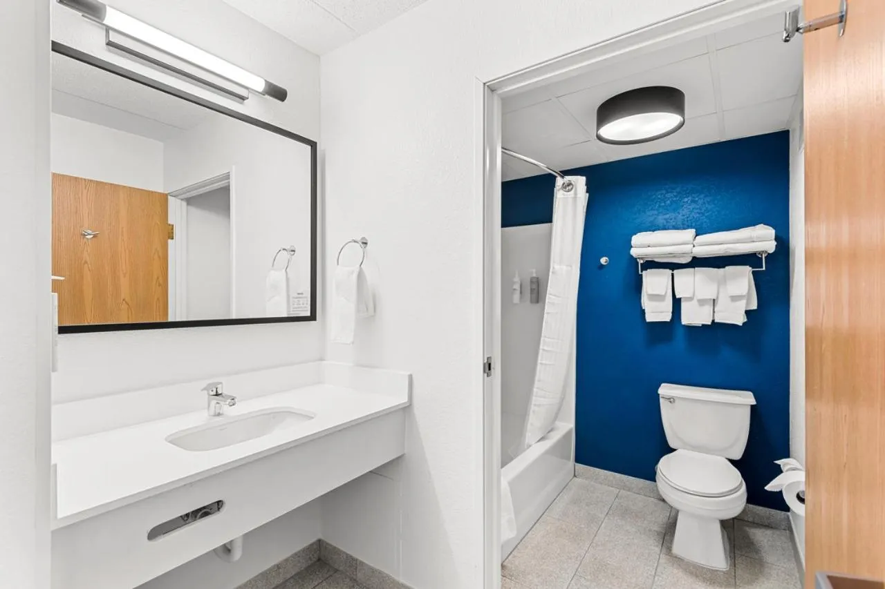 Spark by Hilton Cedar Falls