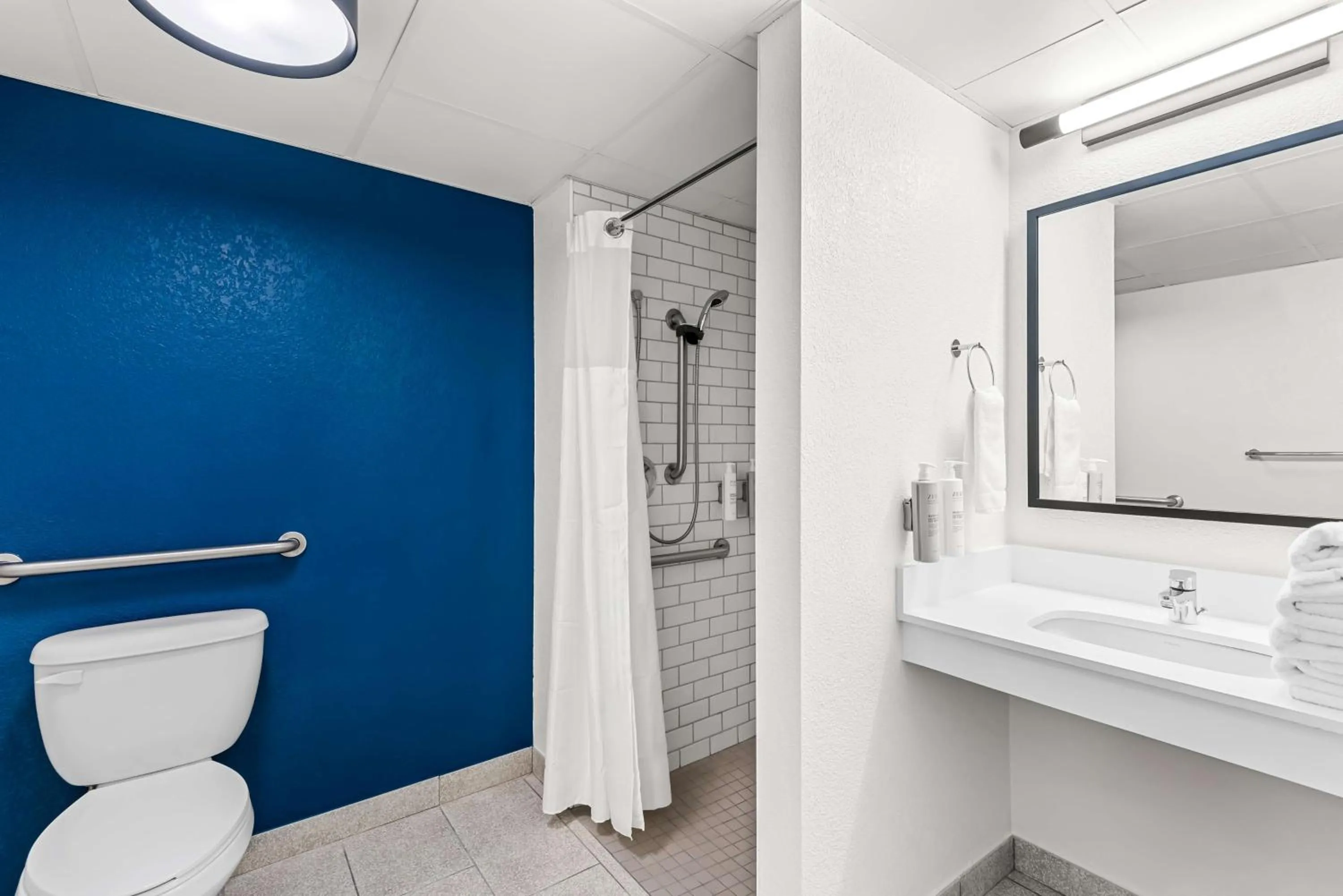 Bathroom in Spark by Hilton Cedar Falls