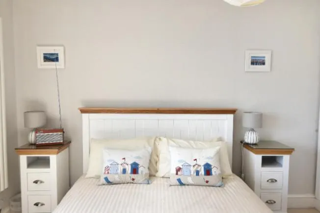 Property building, Bed in 9 Bay View Court