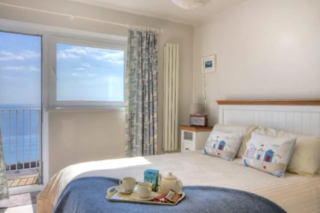 Property building, Bed in 9 Bay View Court