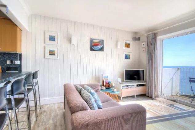 Property building in 9 Bay View Court