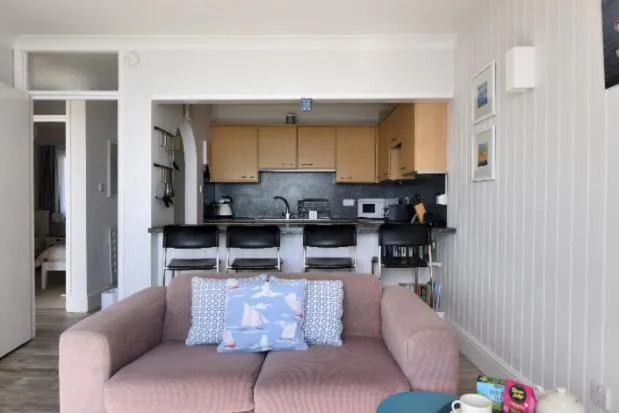 Property building in 9 Bay View Court