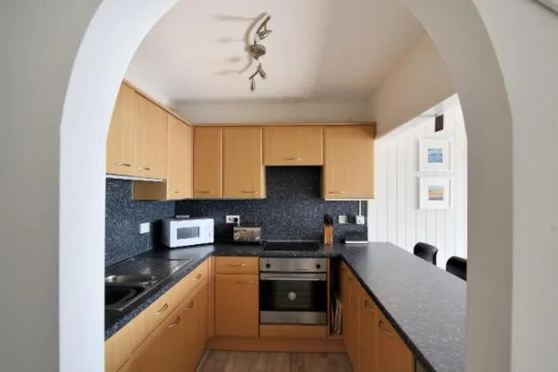 Property building in 9 Bay View Court