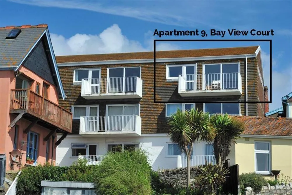 Property building in 9 Bay View Court